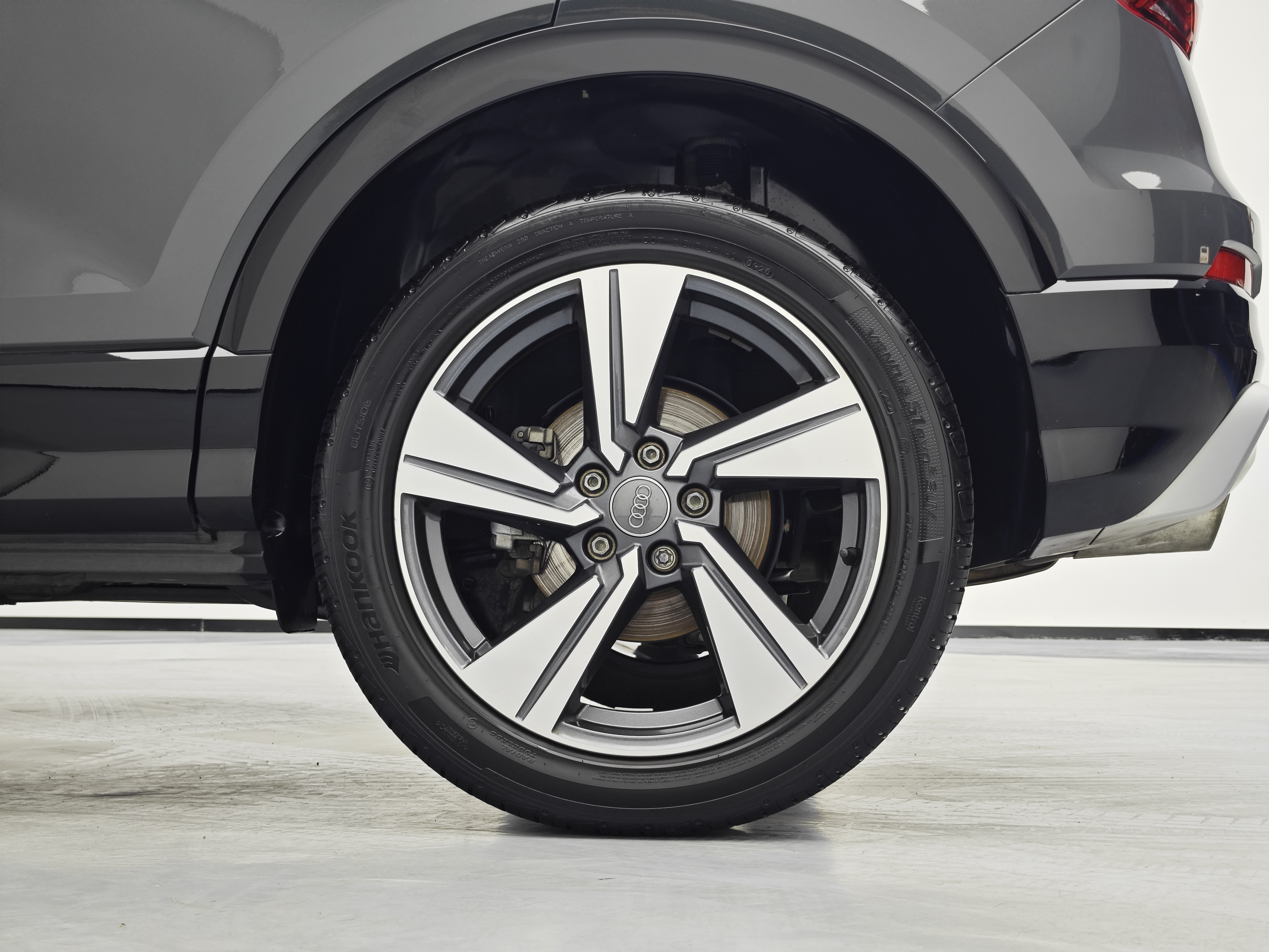 Q2L 2020 car image #10