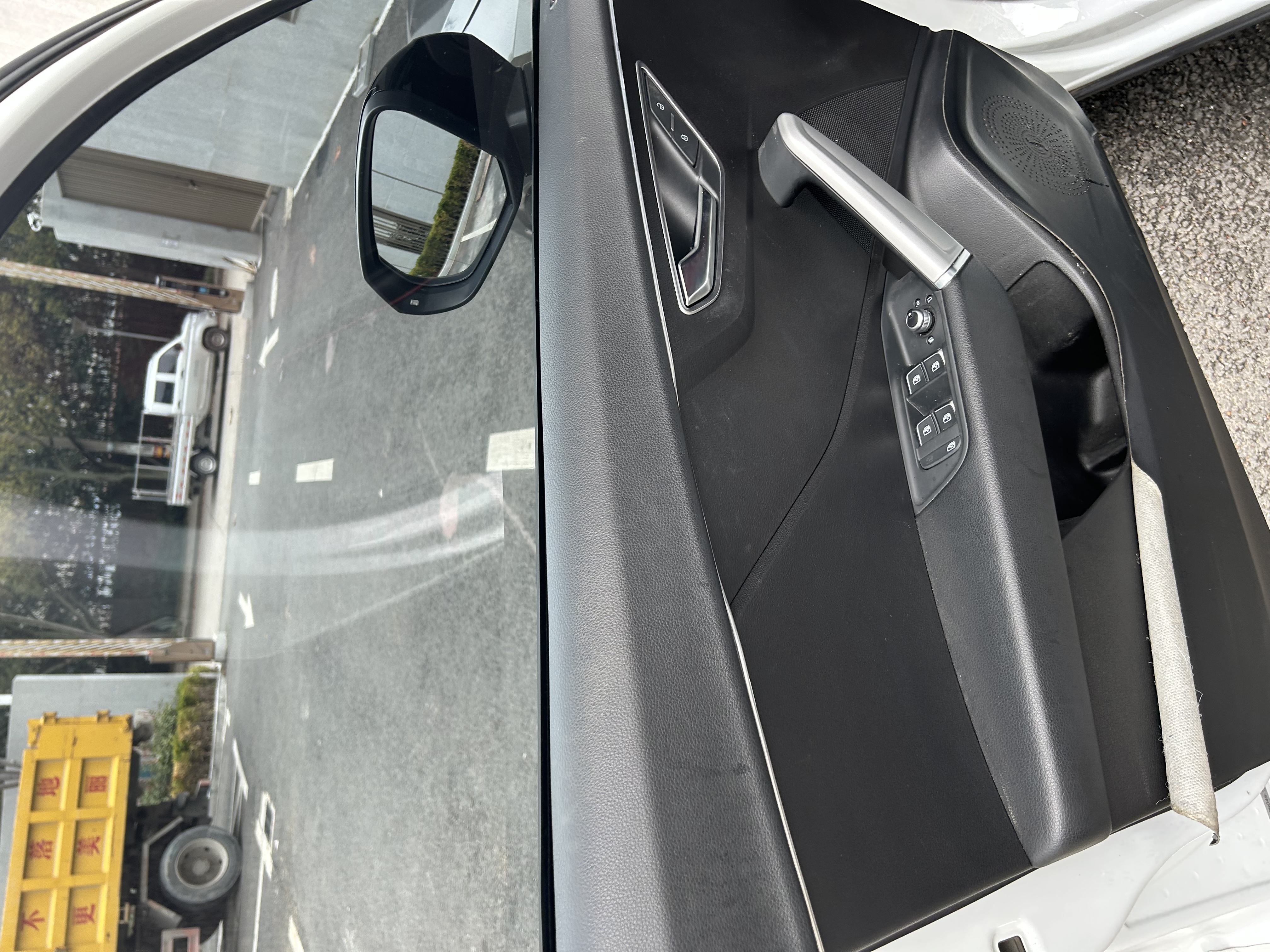 Q2L 2020 #10 Q2L 2020 car image #10