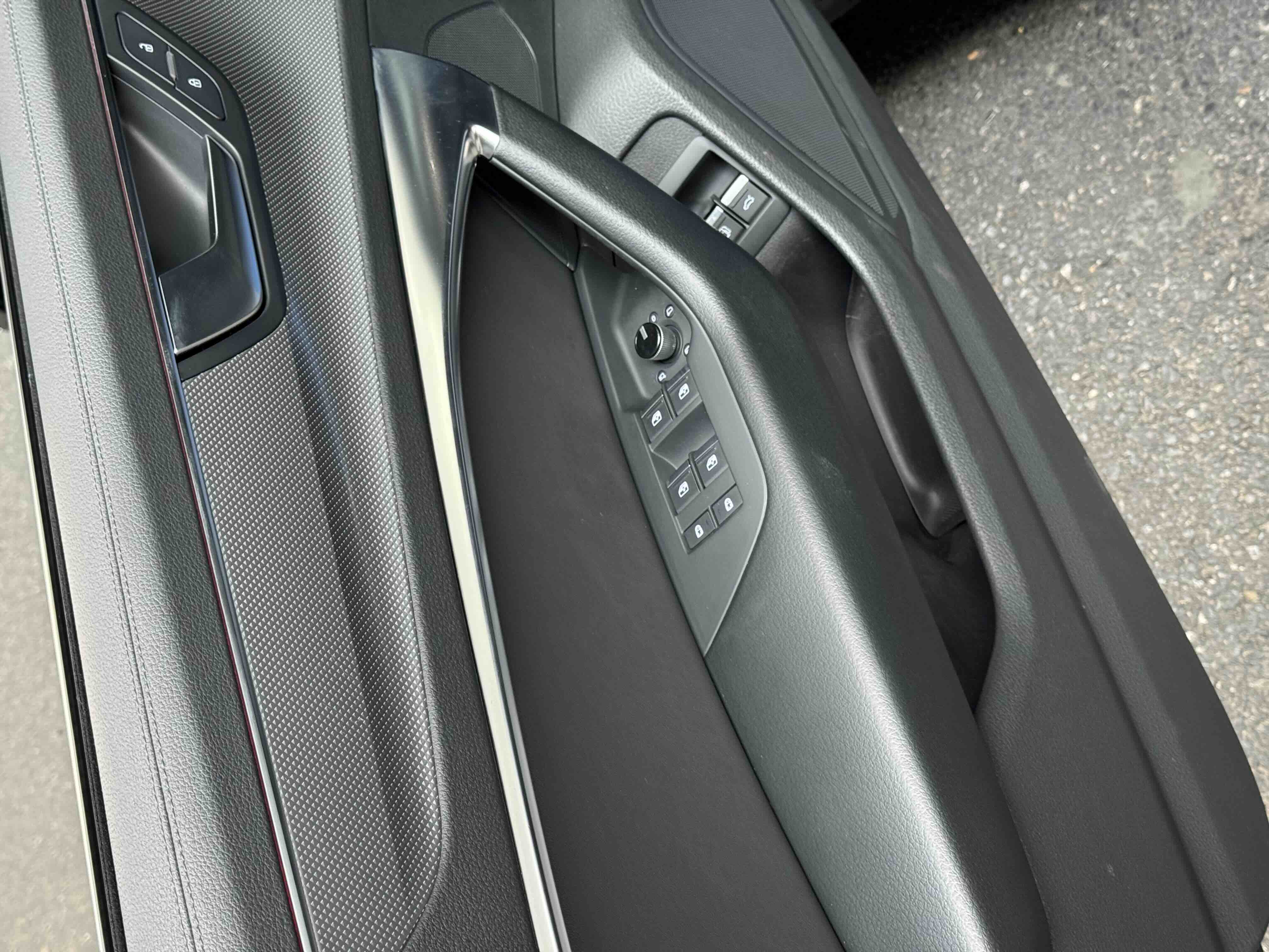 Audi A6L New Energy 2022 #10 Audi A6L New Energy 2022 car image #10