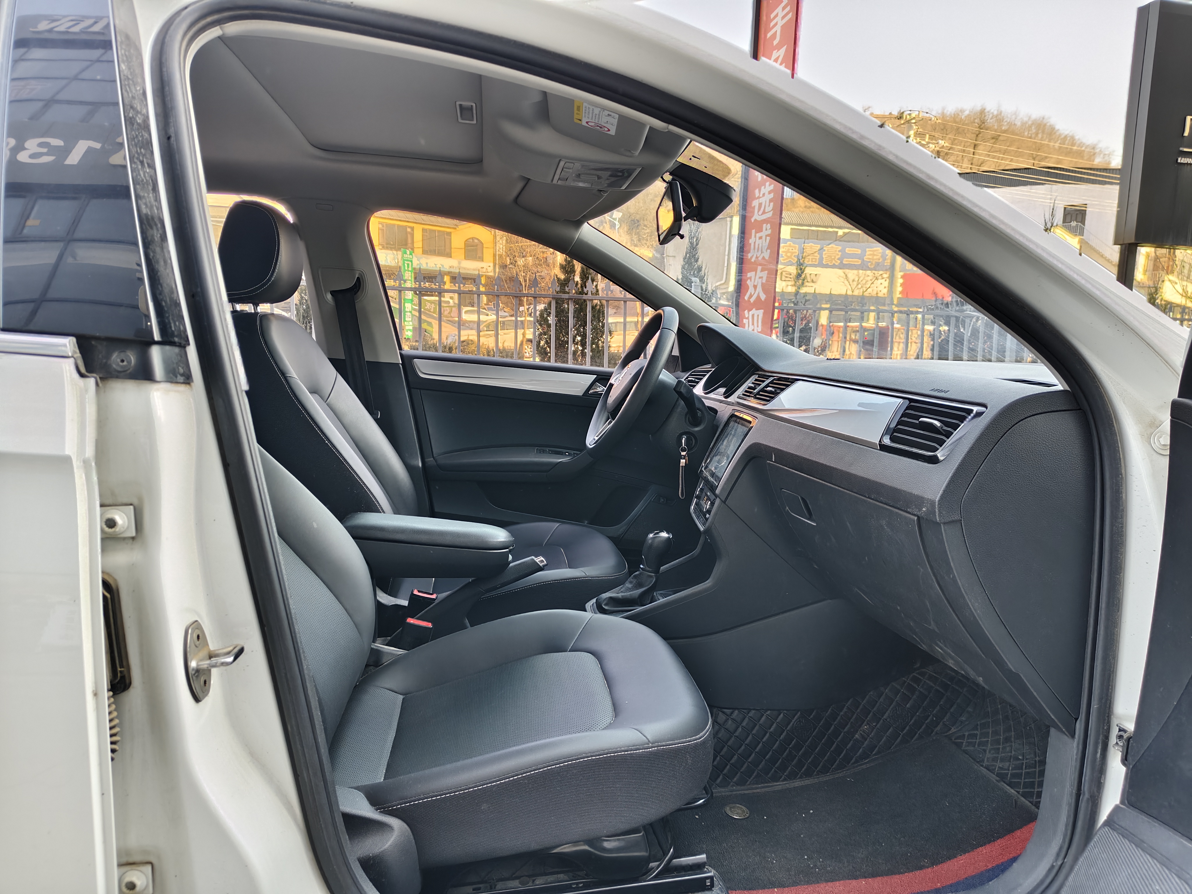 Skoda Rapid 2021 car image #10