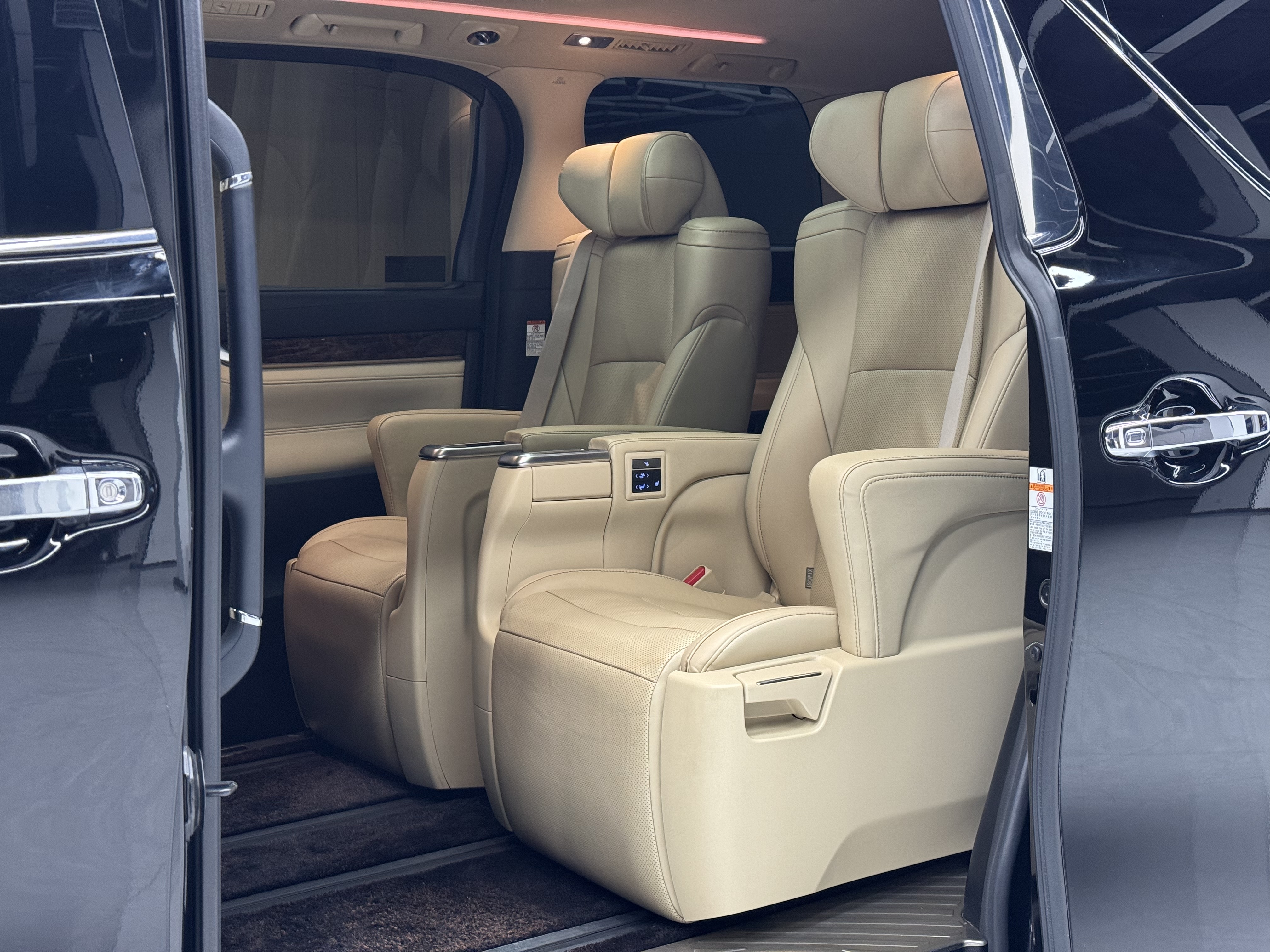 Toyota Alphard 2020 #10 Toyota Alphard 2020 car image #10
