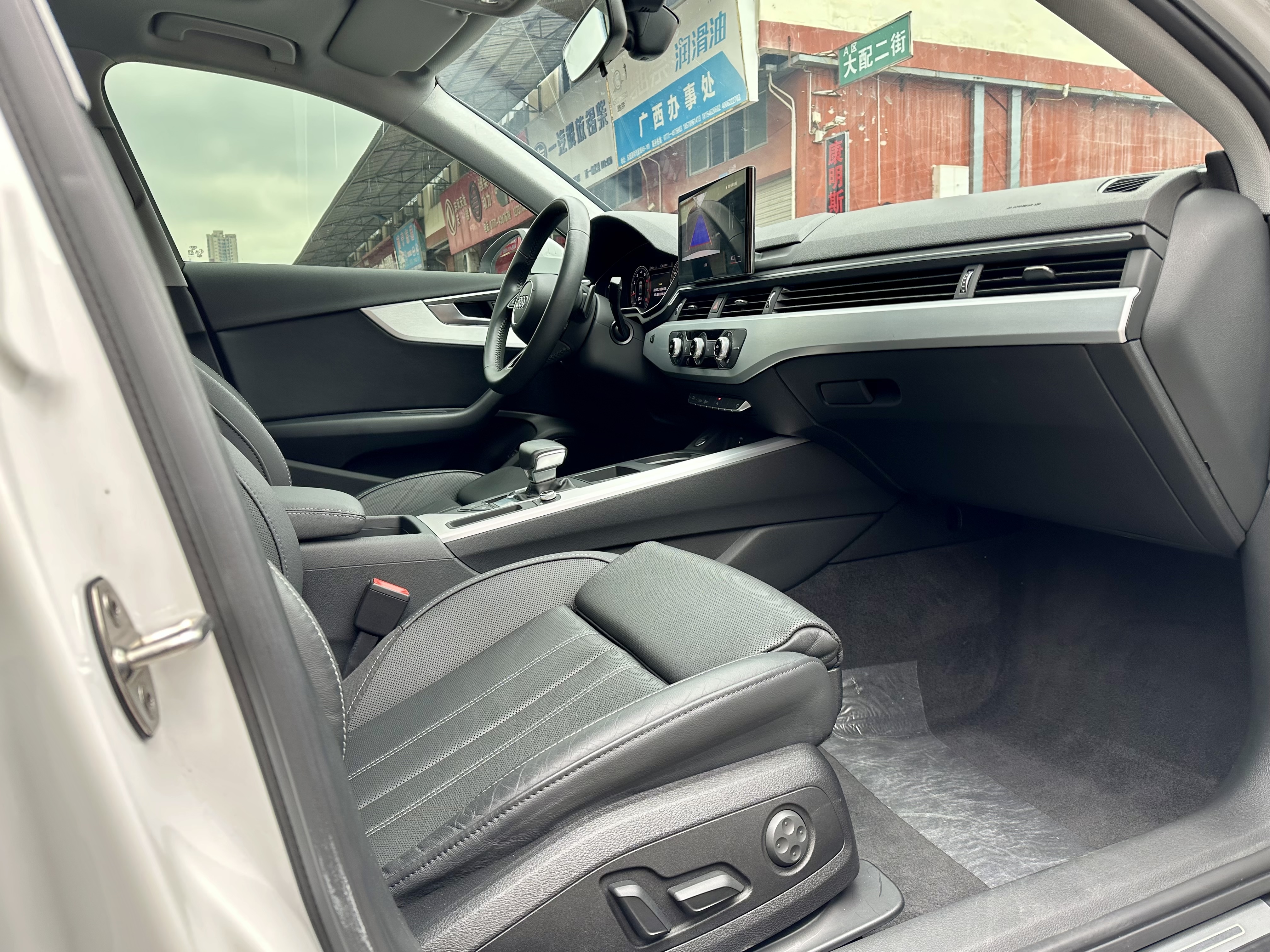 Audi A4L 2021 car image #10