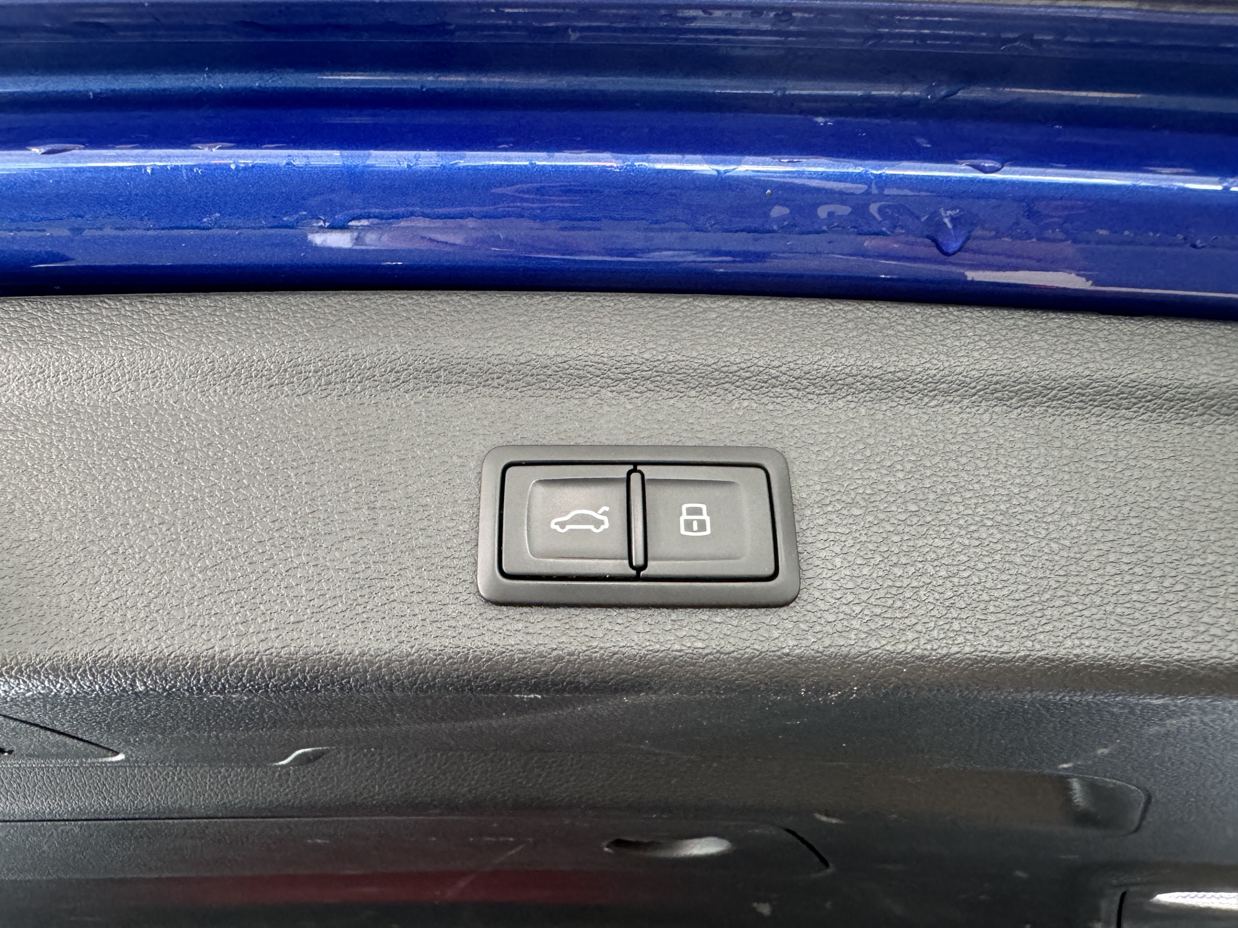 Audi Q3 2020 car image #10