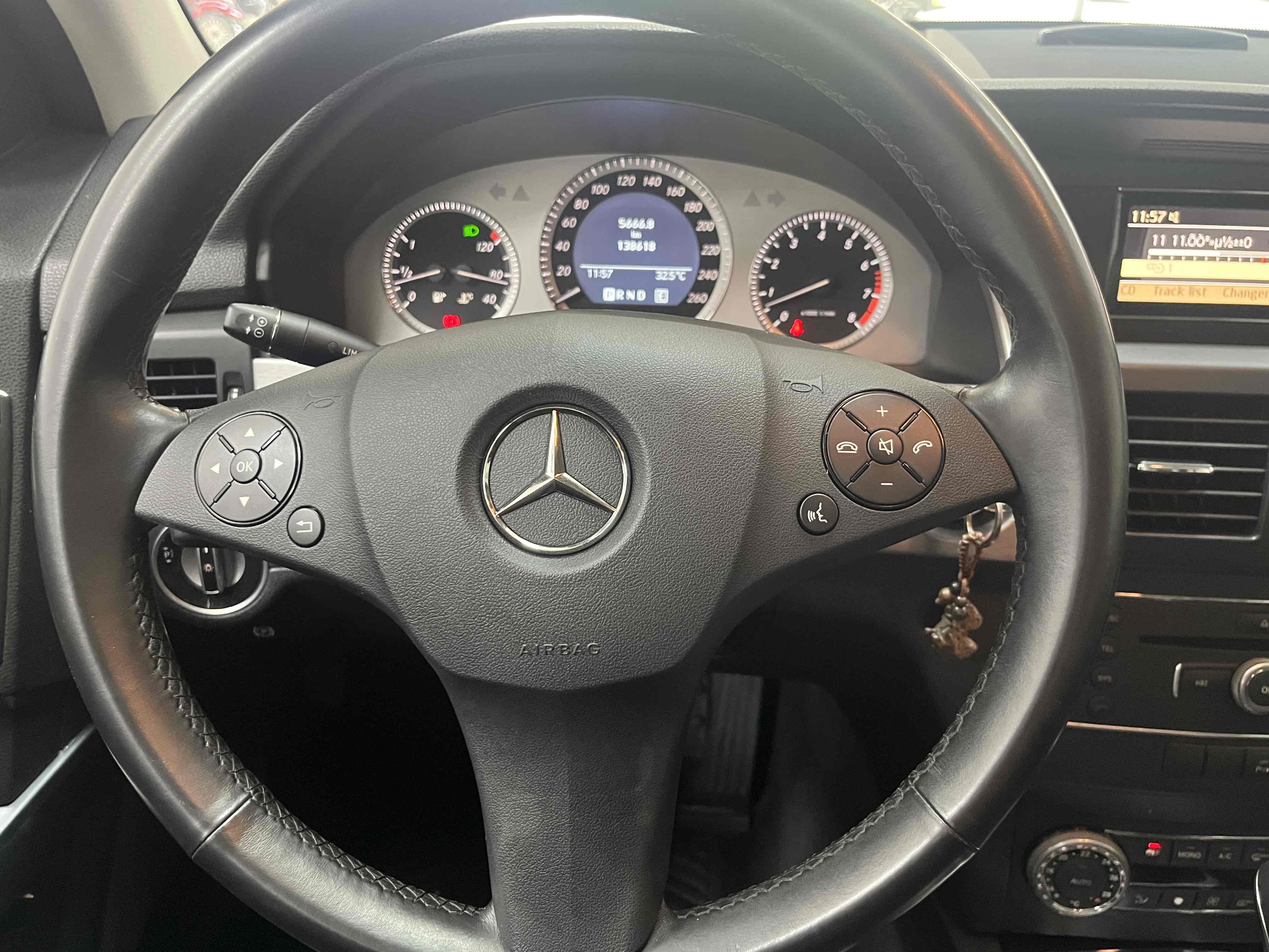 Mercedes-Benz GLK Class (Imported) 2012 #10 Mercedes-Benz GLK Class (Imported) 2012 car image #10