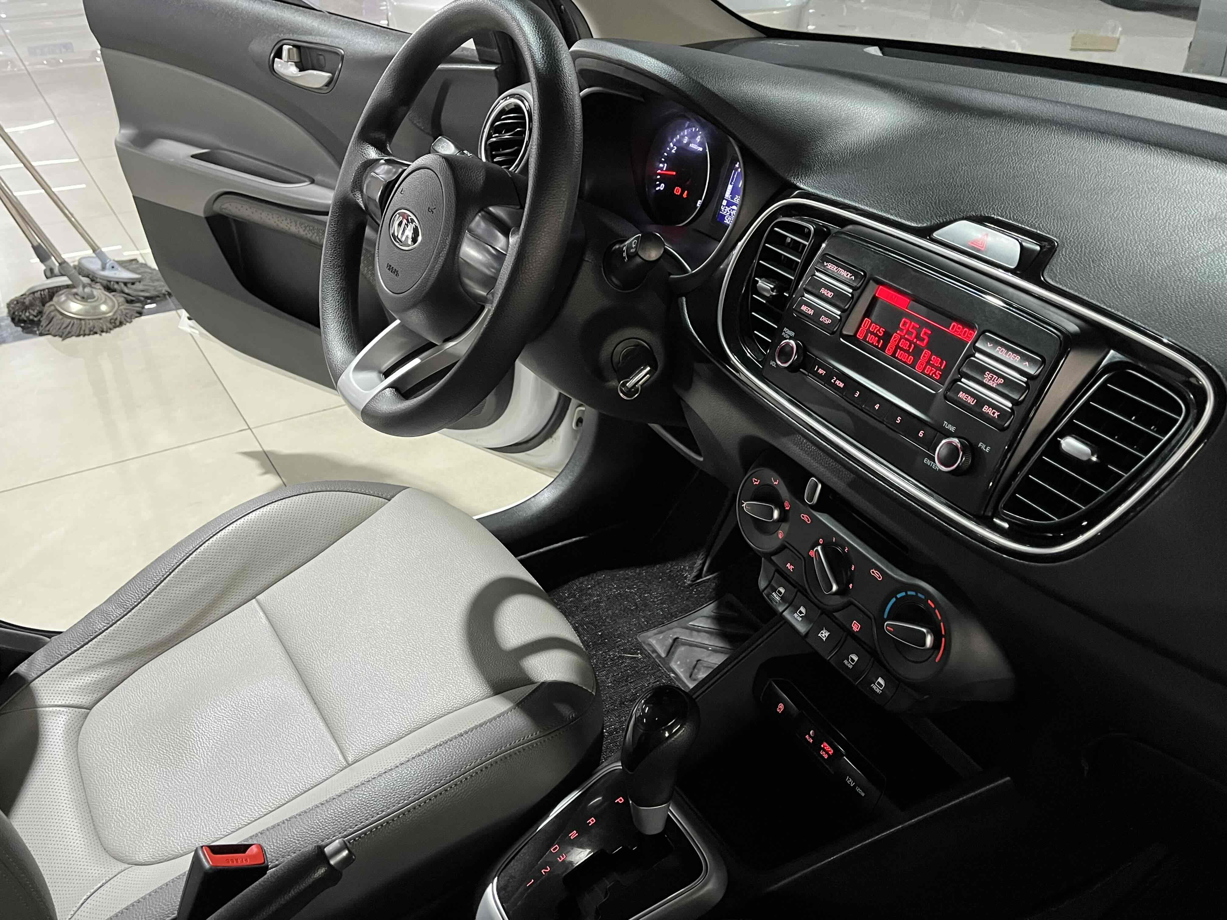 起亚 焕驰 2020 汽车图片 #10