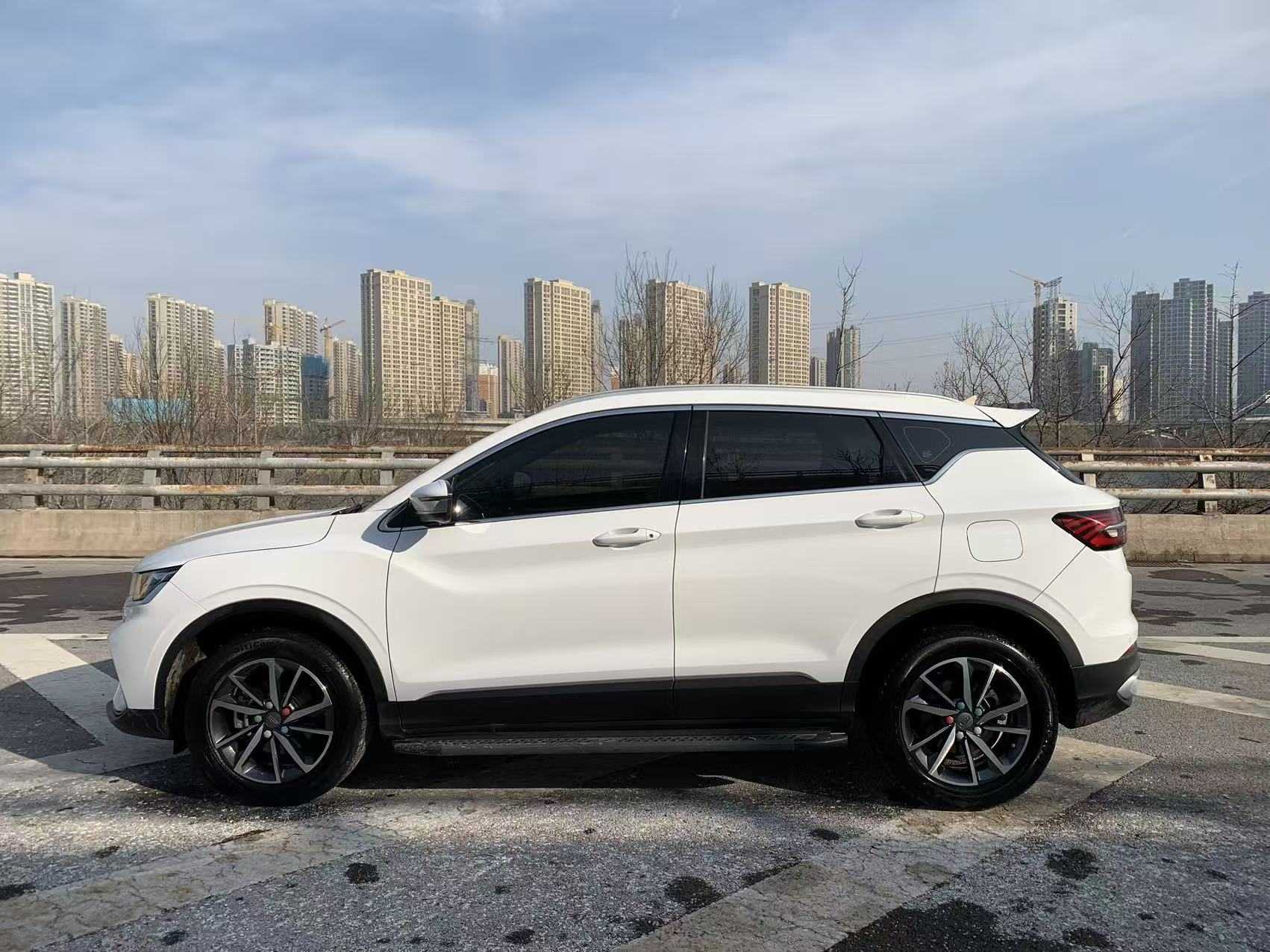 GEELY Coolray 2021 immagine di auto #10