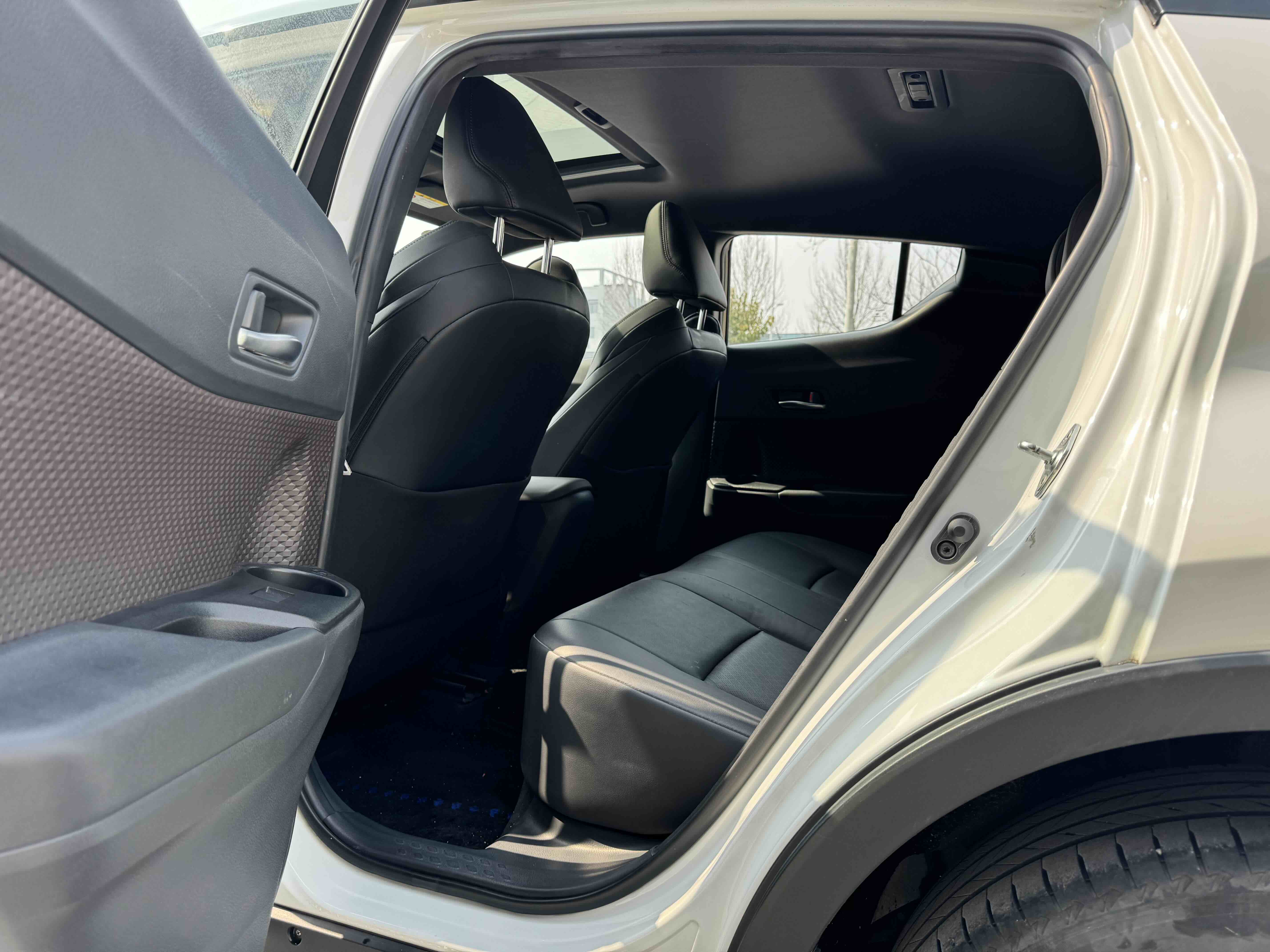 Toyota C-HR EV 2020 car image #10