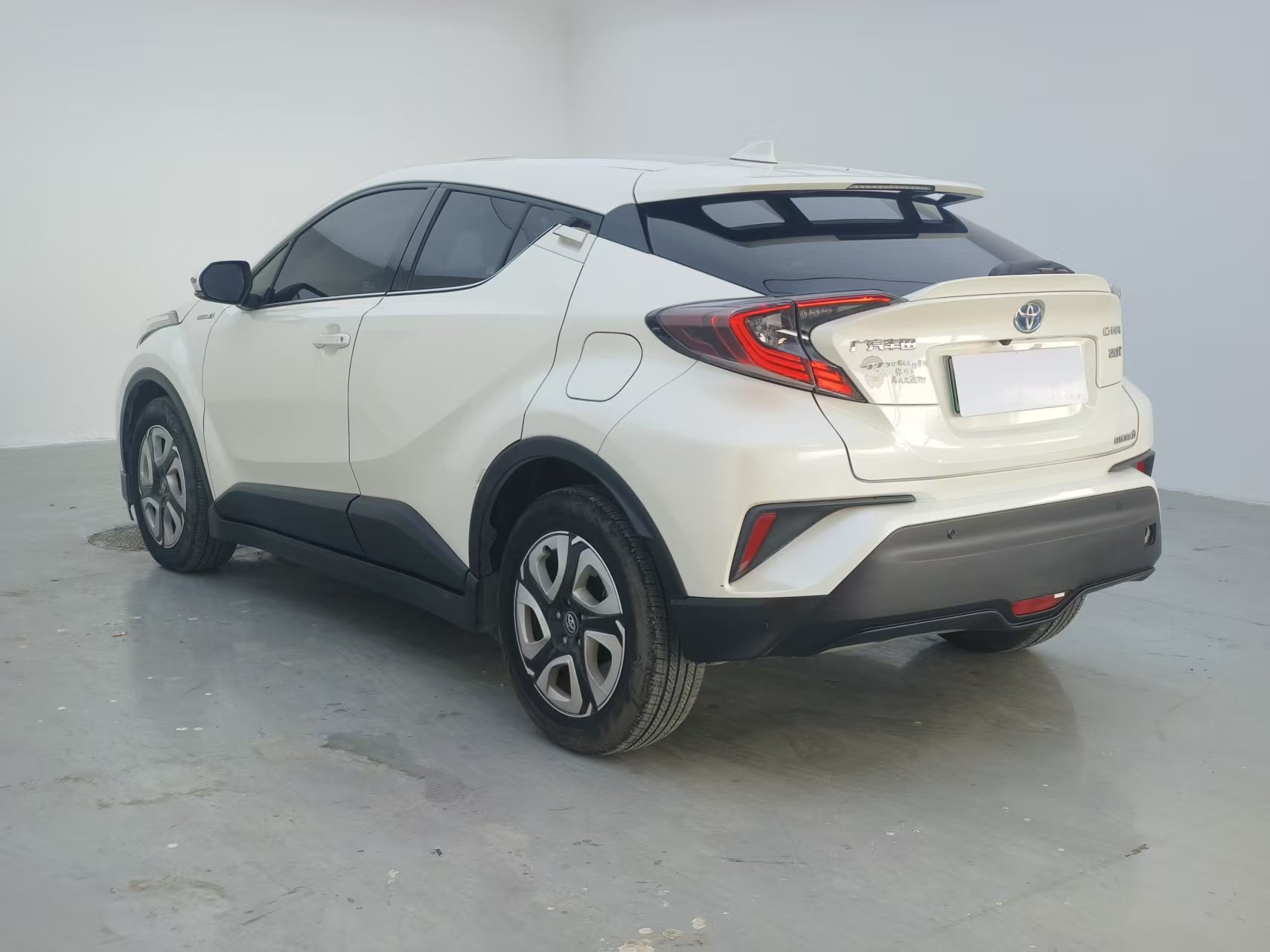 Toyota C-HR EV 2020 immagine di auto #10