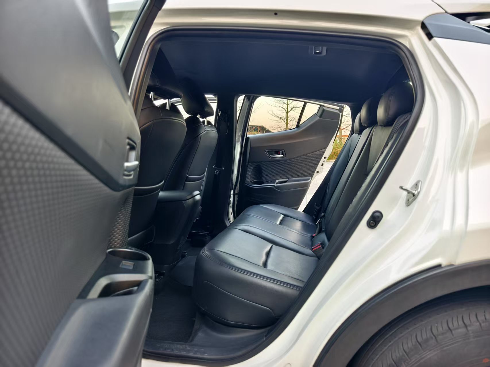 Toyota C-HR EV 2021 immagine di auto #10