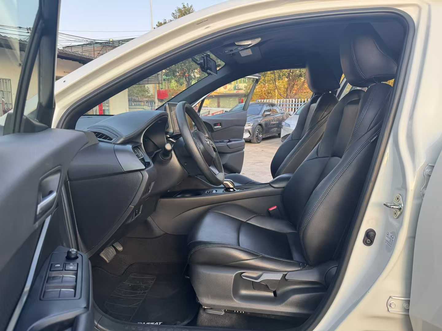 Toyota C-HR EV 2021 #10 Toyota C-HR EV 2021 immagine di auto #10