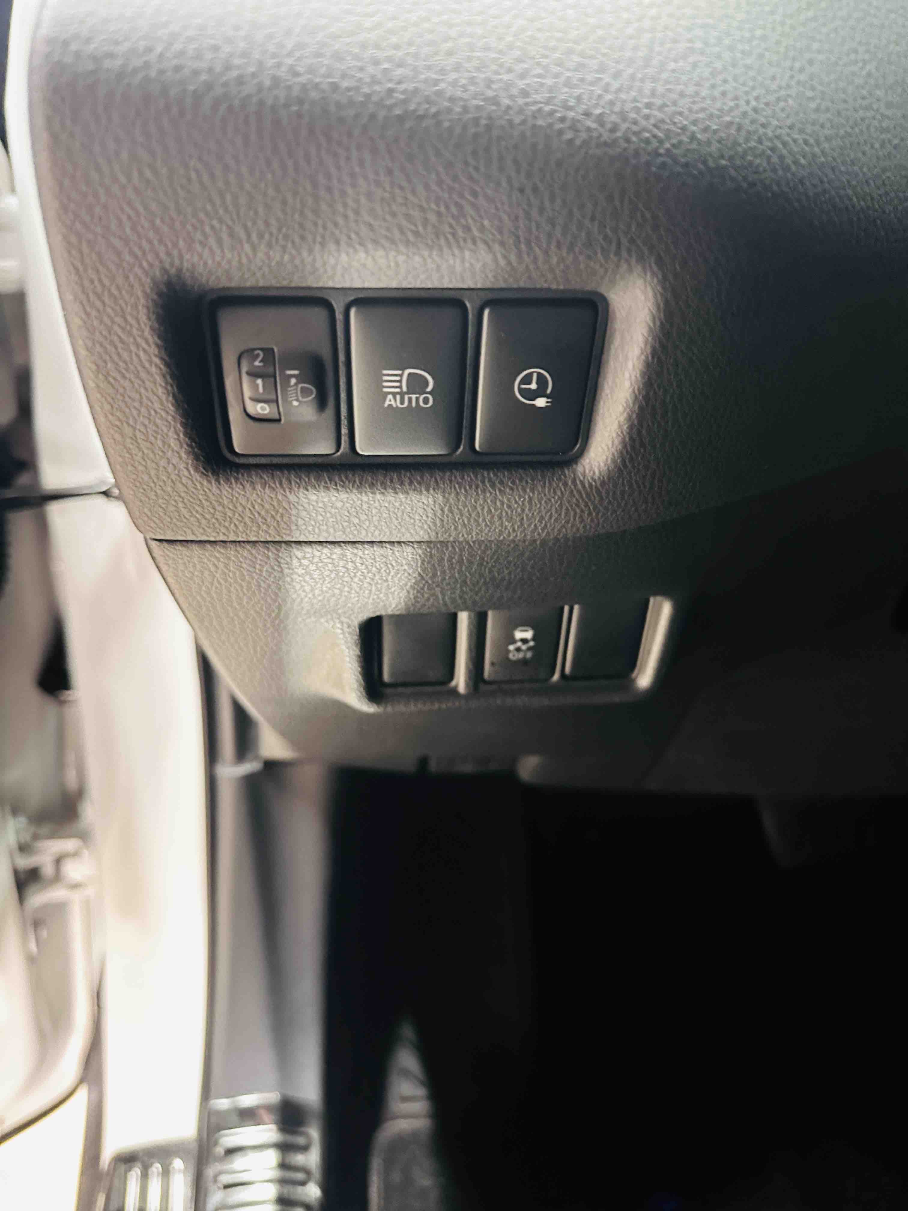 Toyota C-HR EV 2021 immagine di auto #10