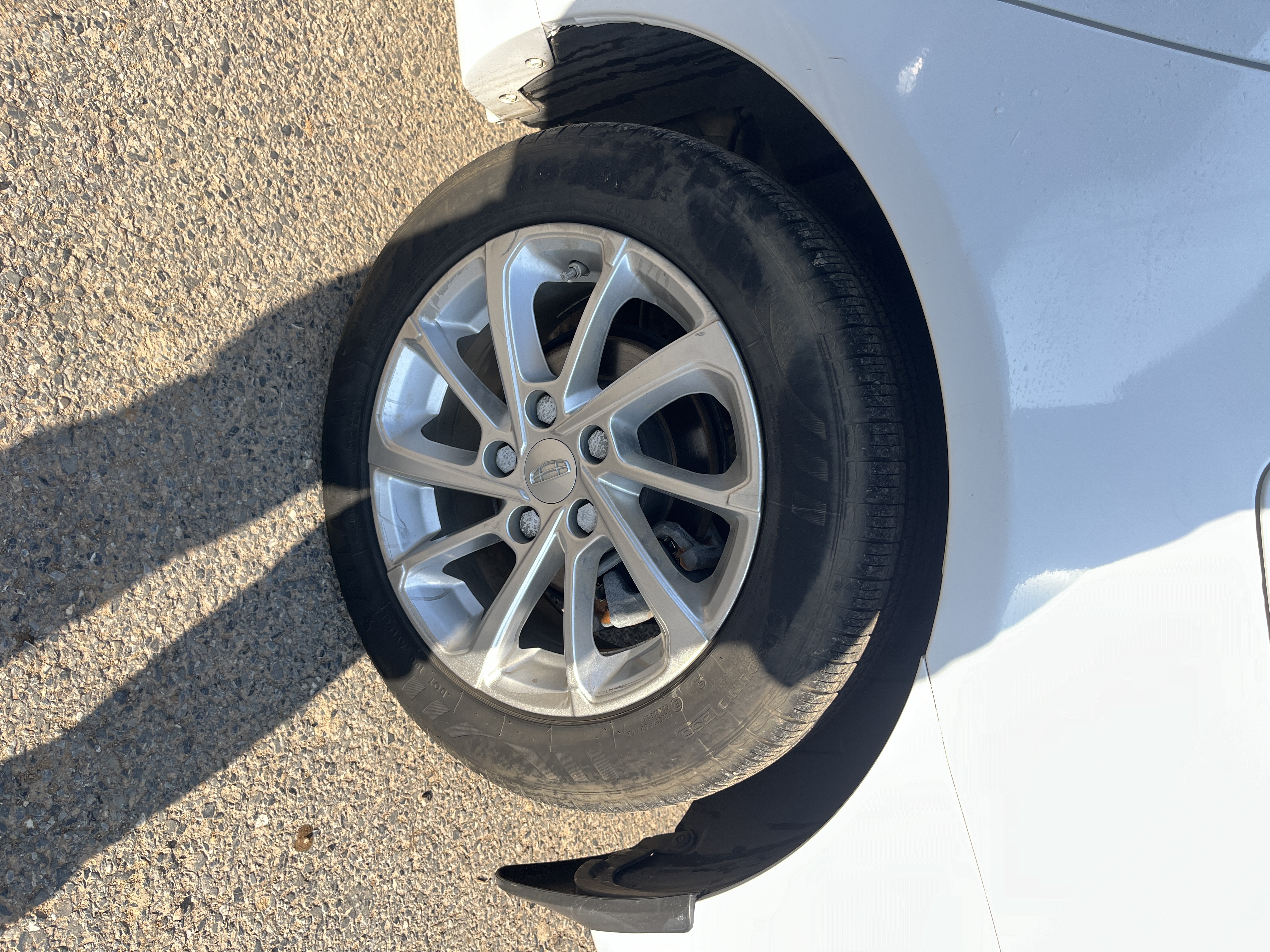 GEELY Emgrand 2021 car image #10