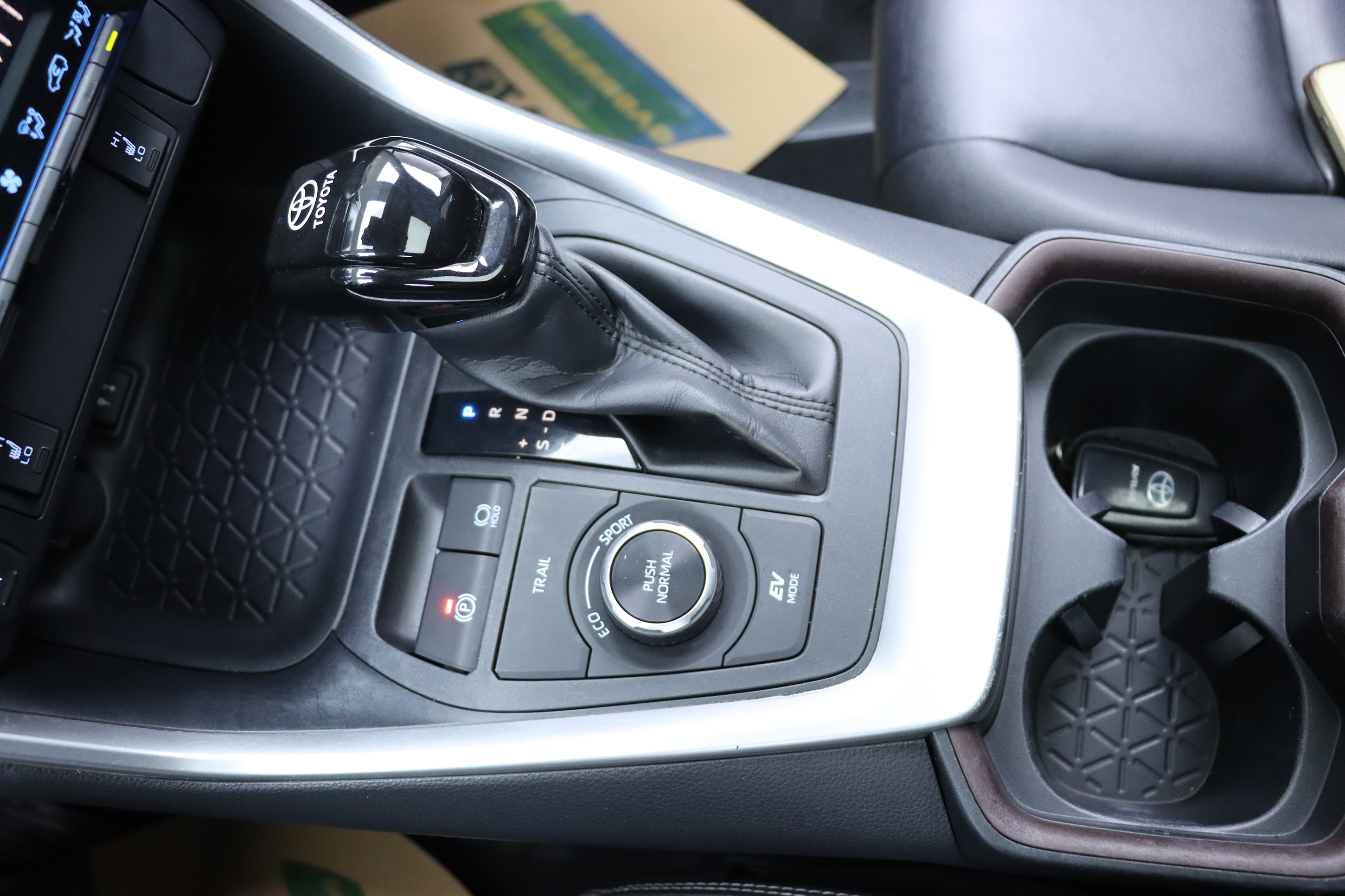 Toyota RAV4 2020 car image #10