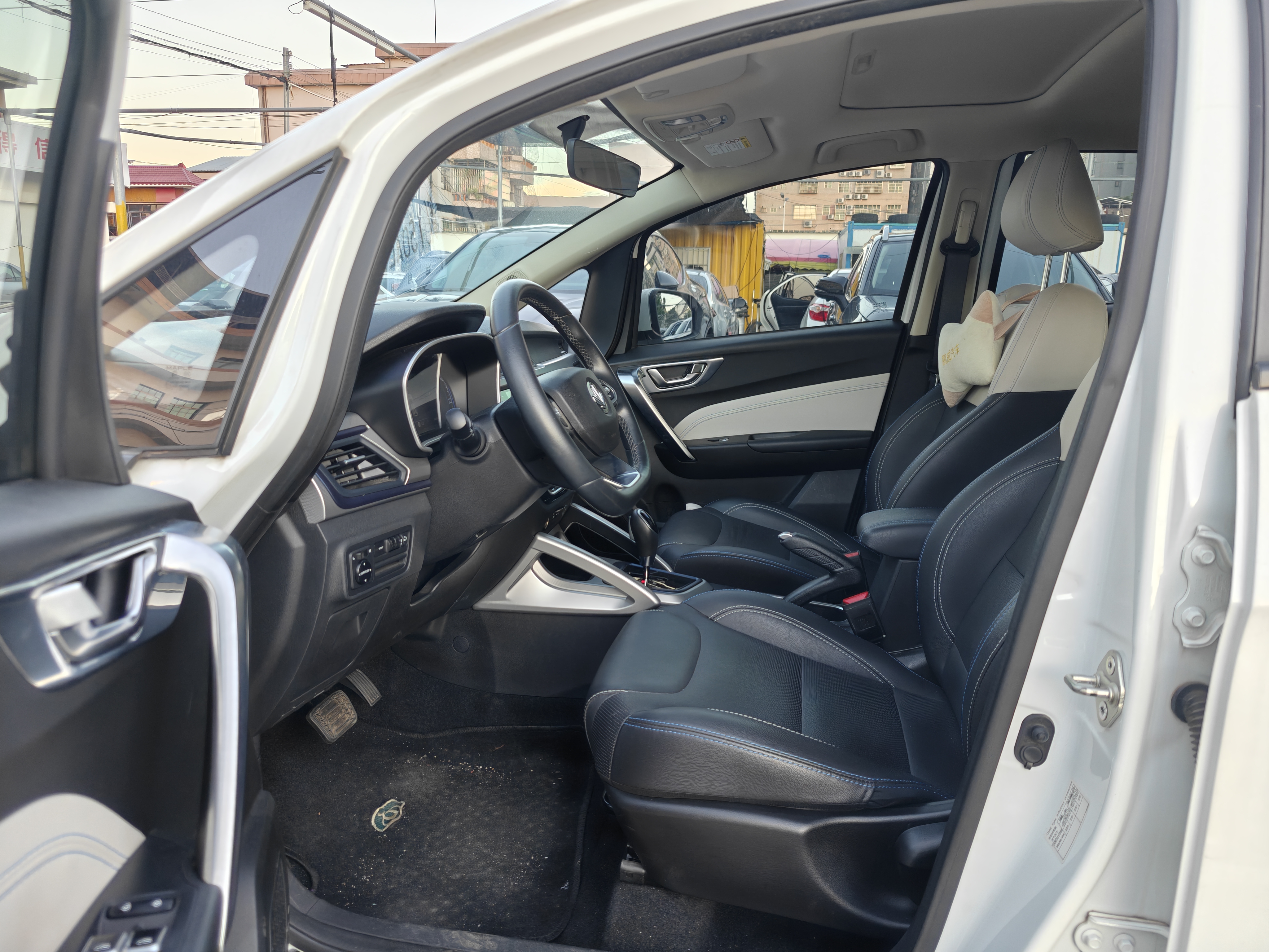 Livan Maple 30X 2021 imagen de coche #10