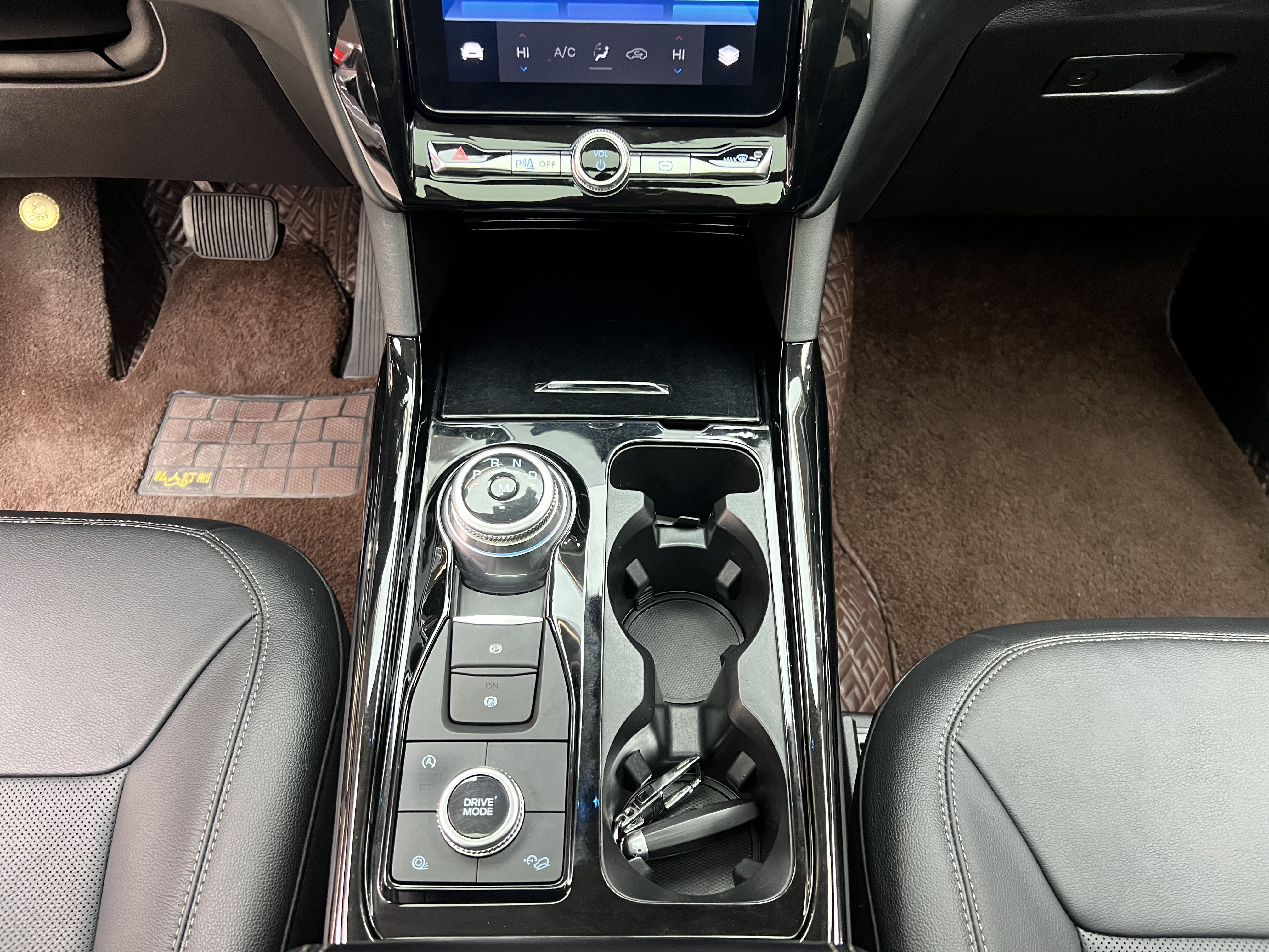 Ford Explorer 2021 car image #10