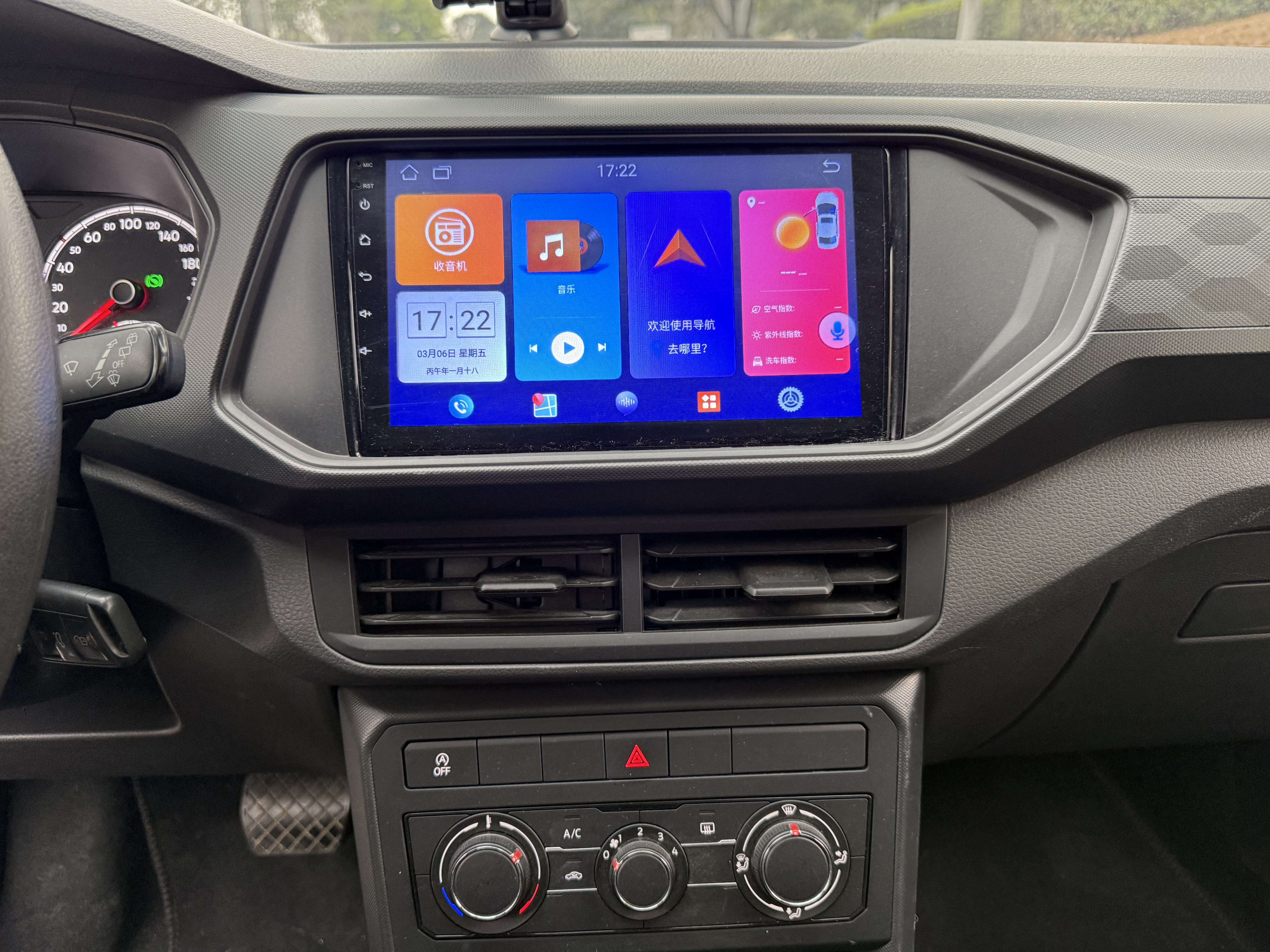 Volkswagen T-Cross 2021 #10 Volkswagen T-Cross 2021 car image #10