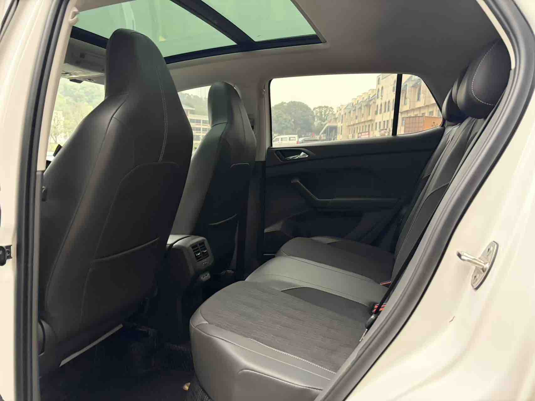 Volkswagen T-Cross 2020 #10 Volkswagen T-Cross 2020 car image #10