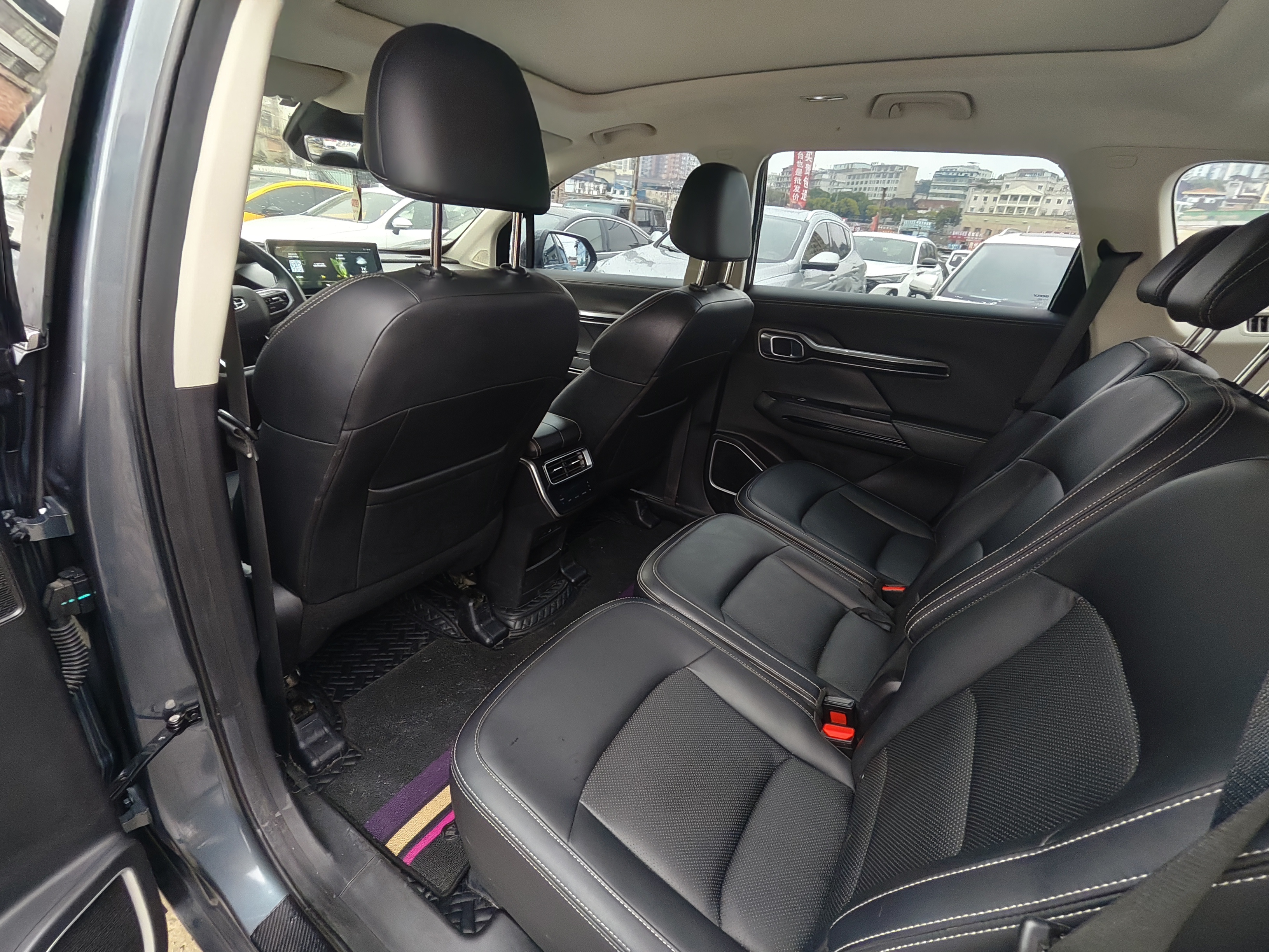 GEELY Okavango 2021 car image #10