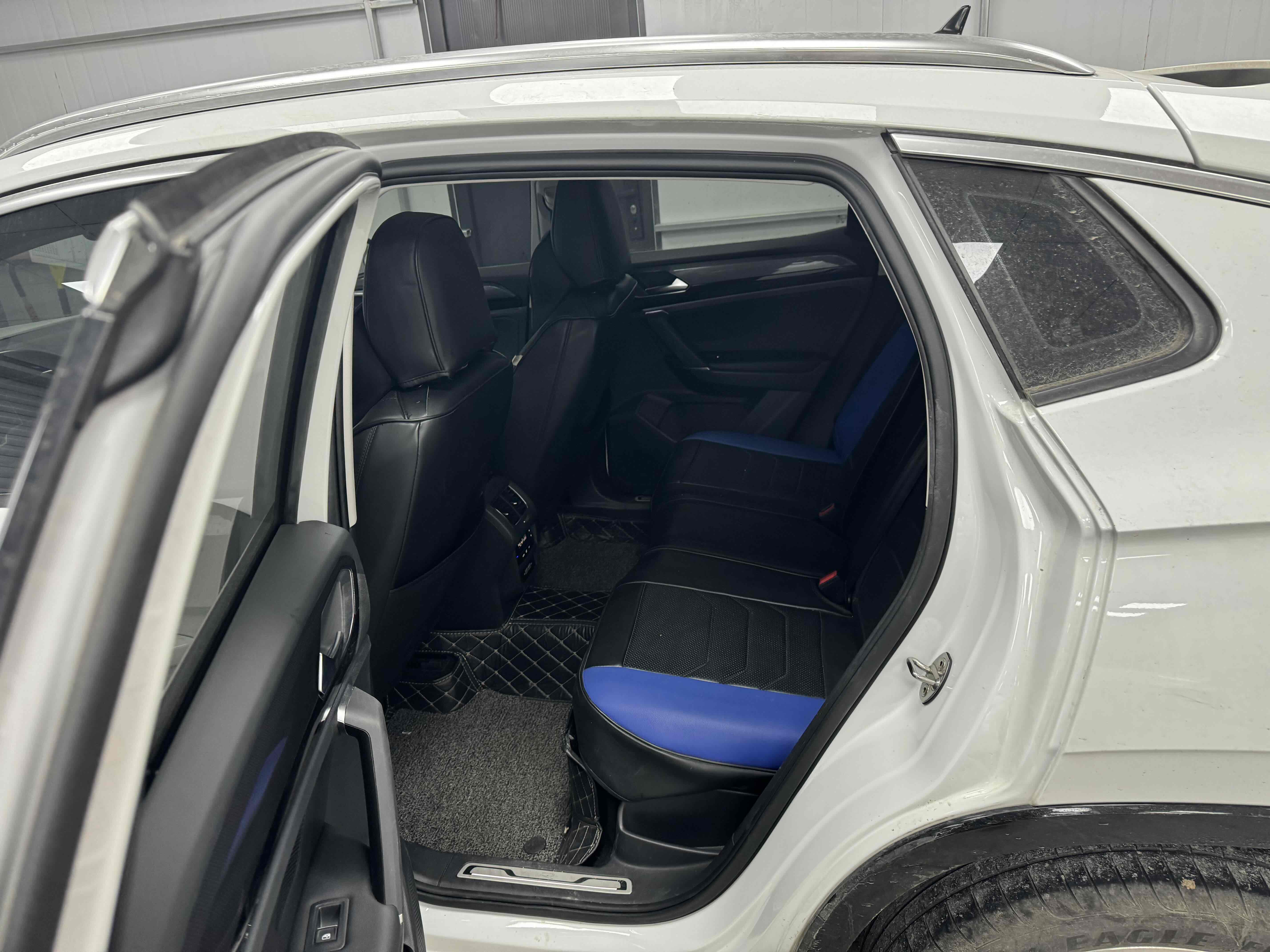 Volkswagen Tayron X 2022 #10 Volkswagen Tayron X 2022 car image #10