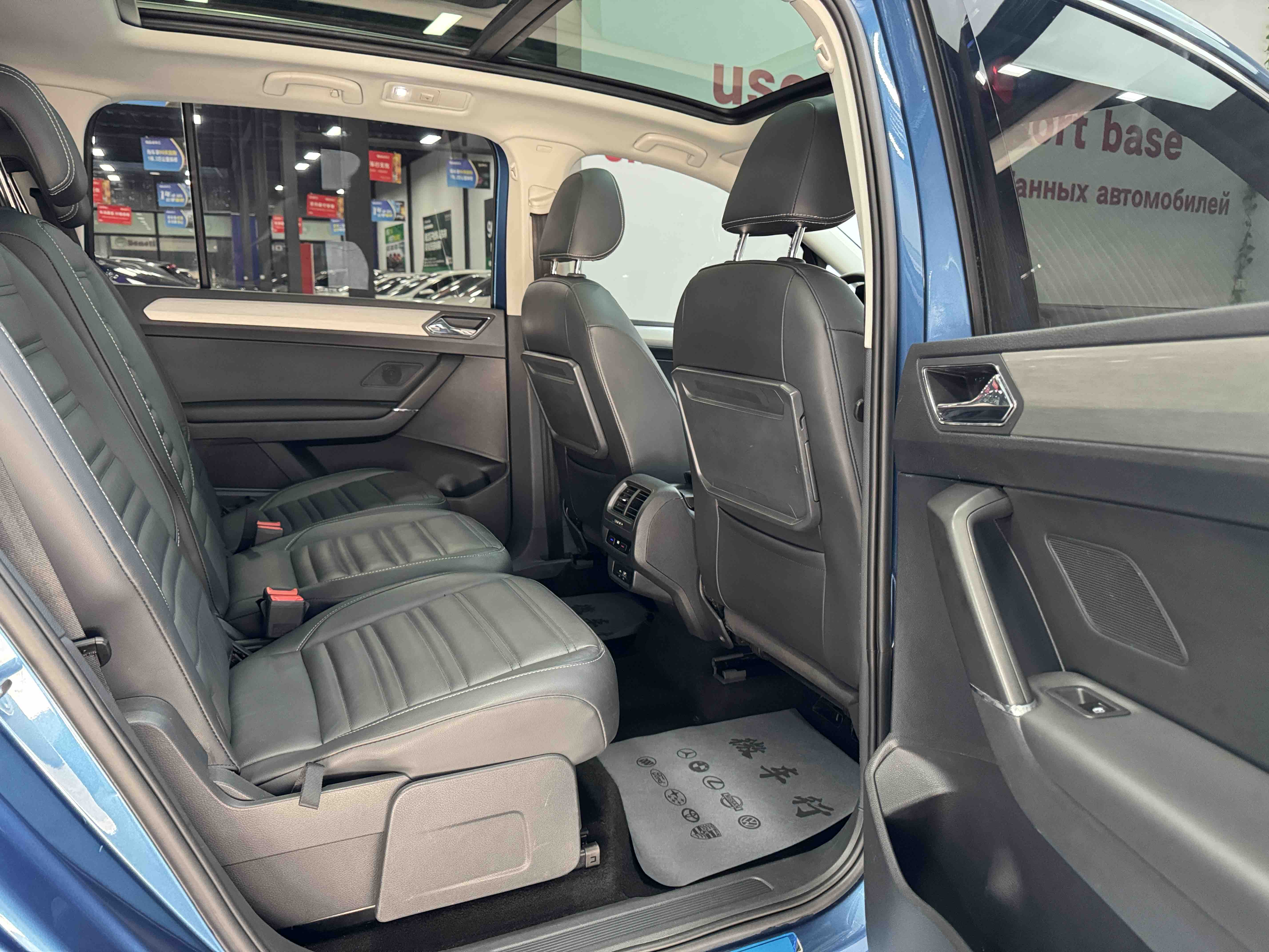 Volkswagen Touran 2021 car image #10