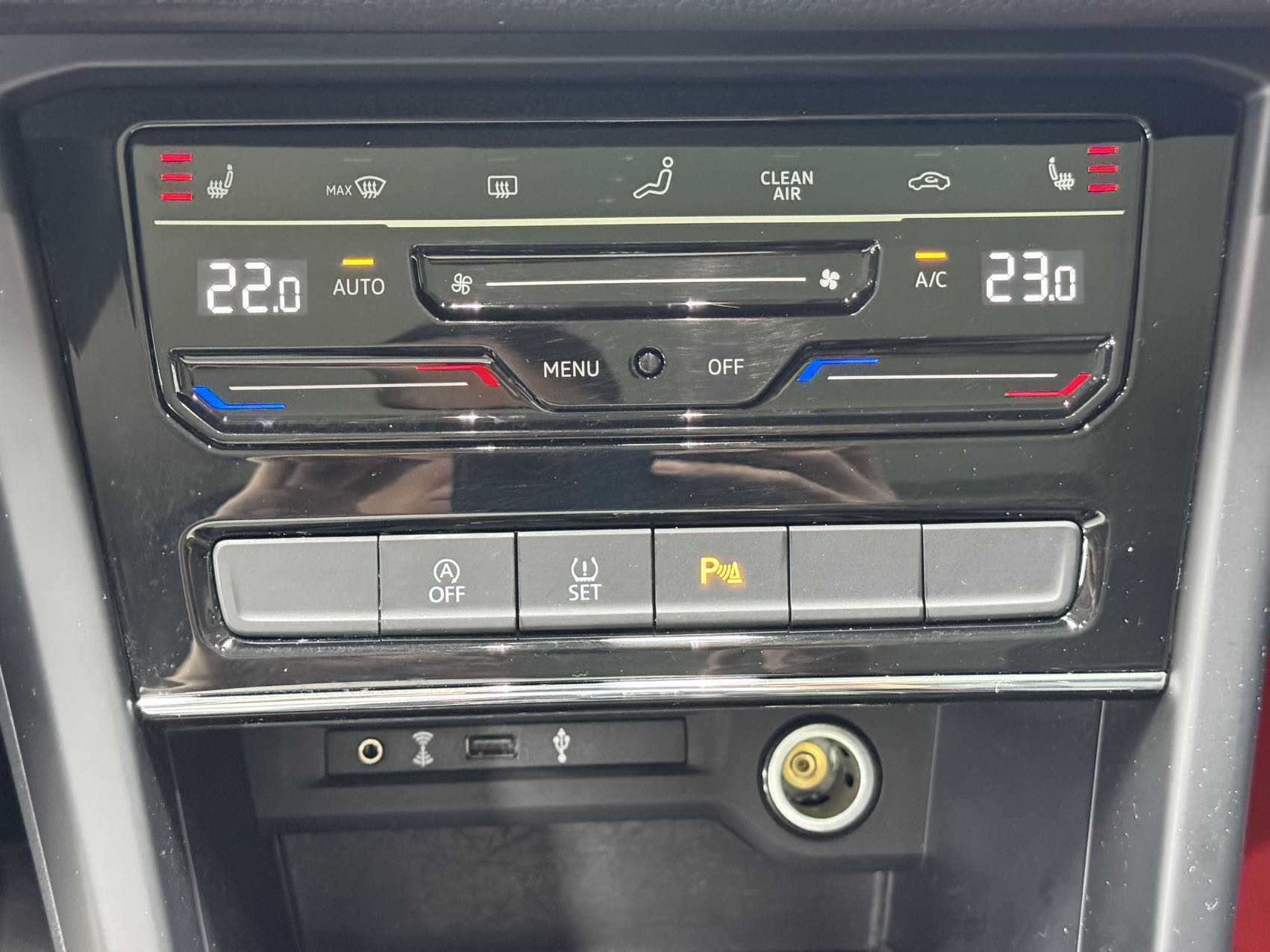 Volkswagen Touran 2022 car image #10