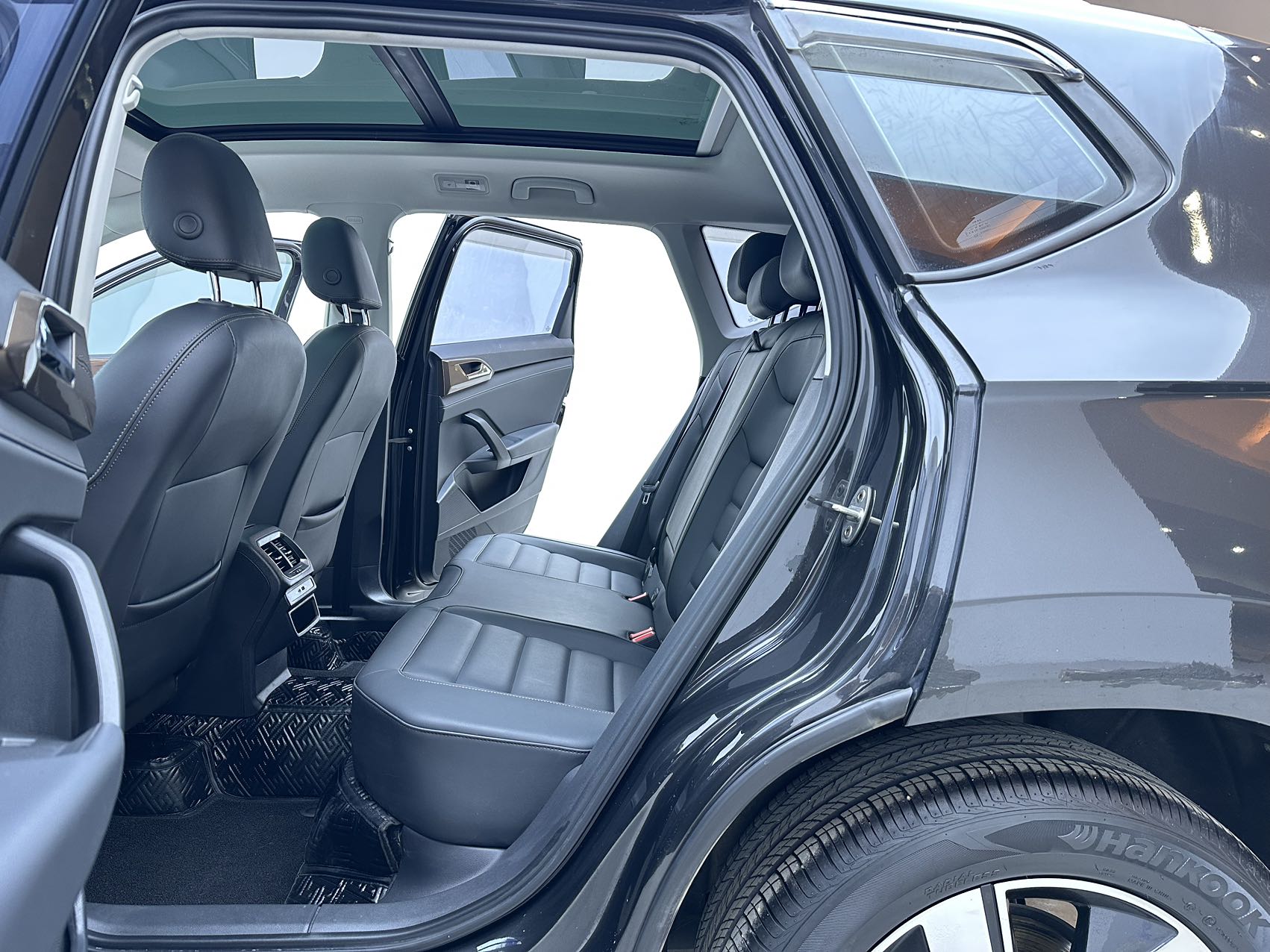 Volkswagen Tharu 2022 car image #10