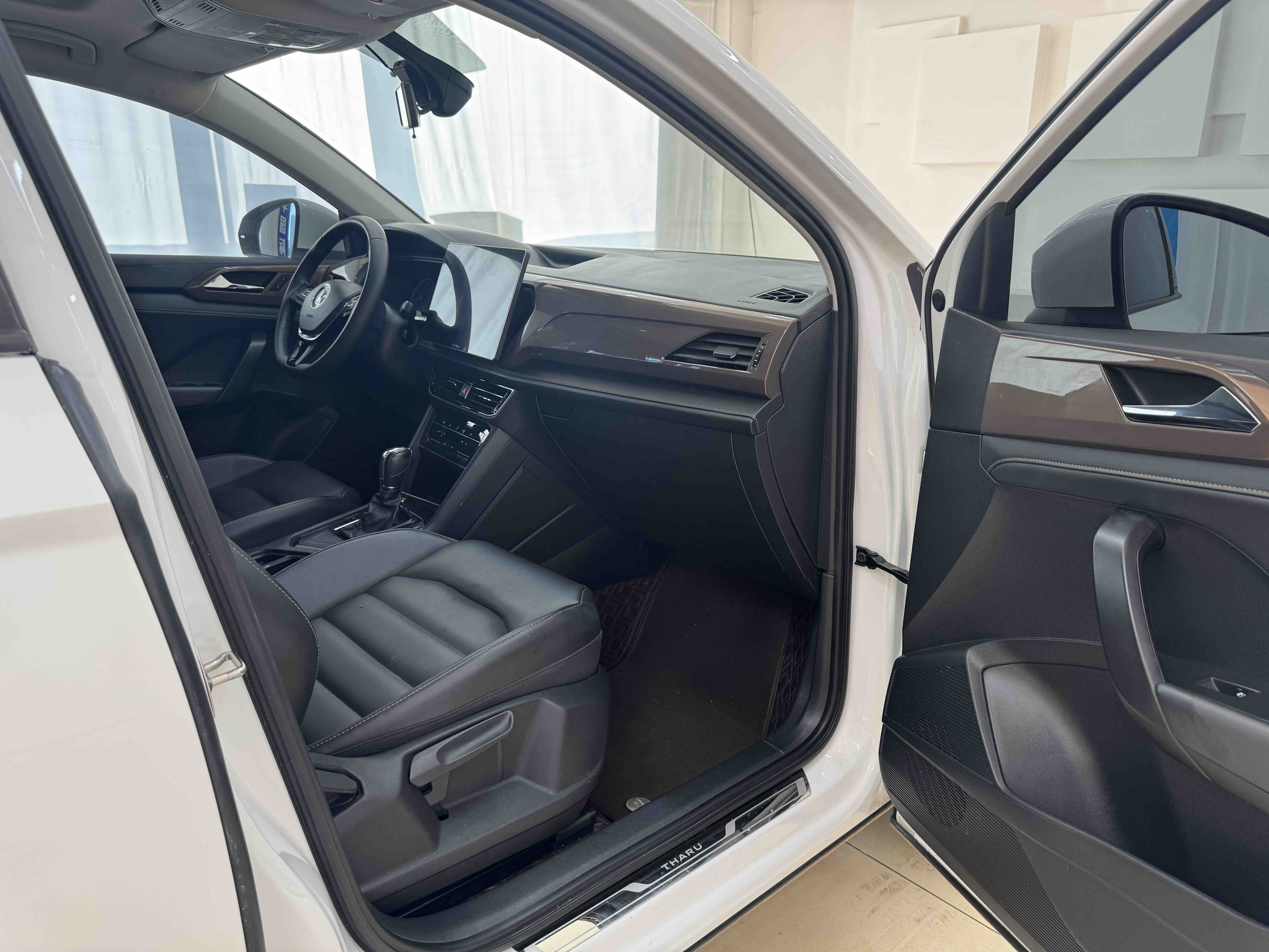 Volkswagen Tharu 2021 car image #10