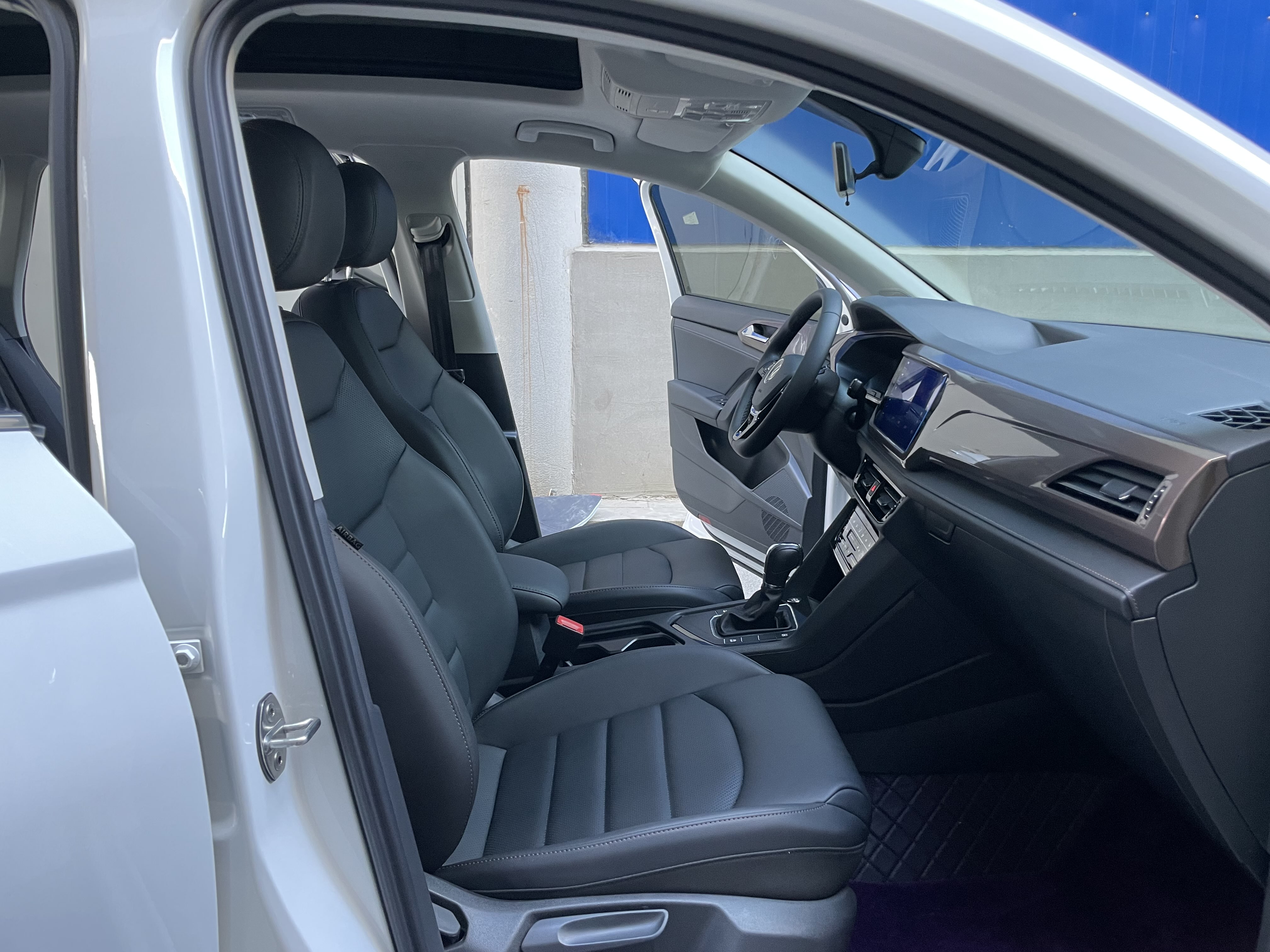 Volkswagen Tharu 2021 car image #10