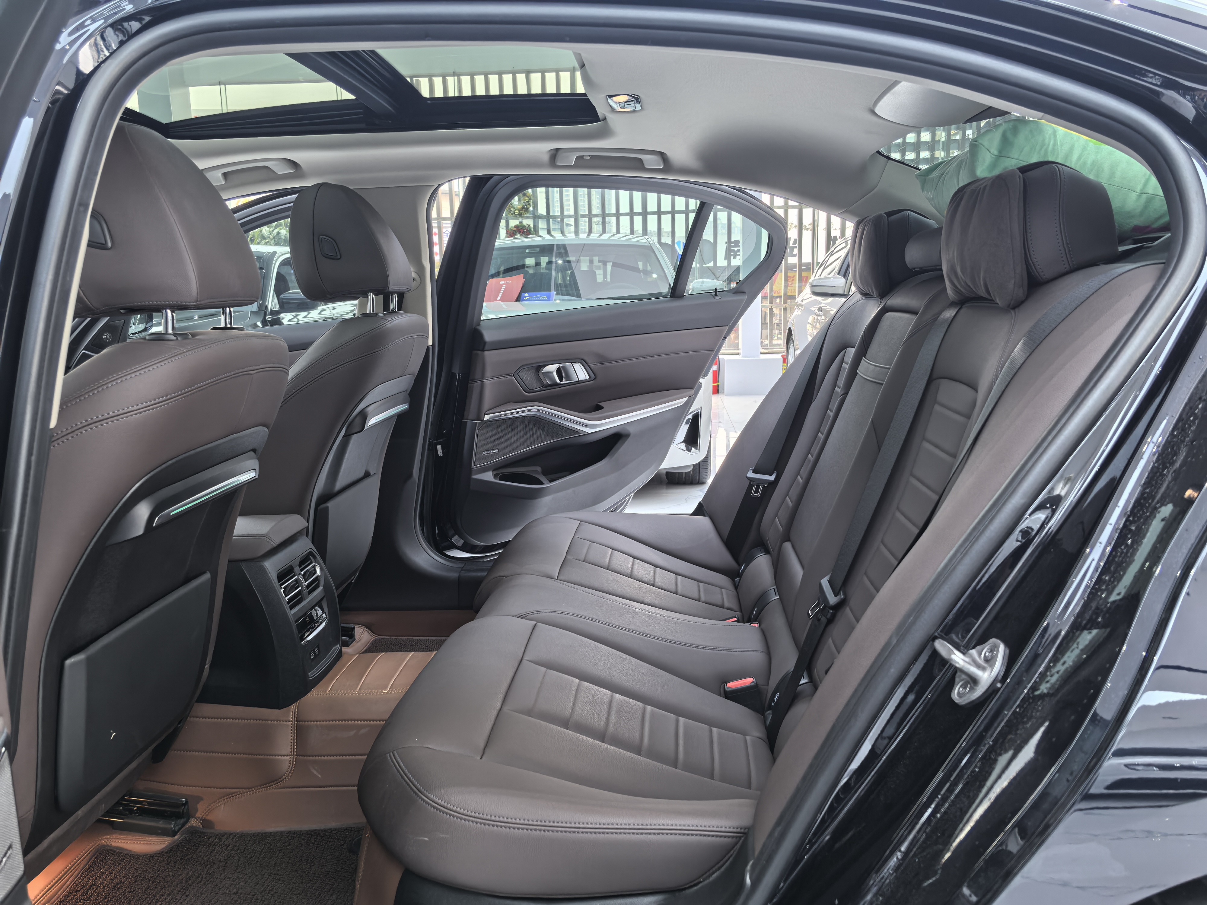 BMW 3 Series 2021 #10 BMW 3 Series 2021 car image #10