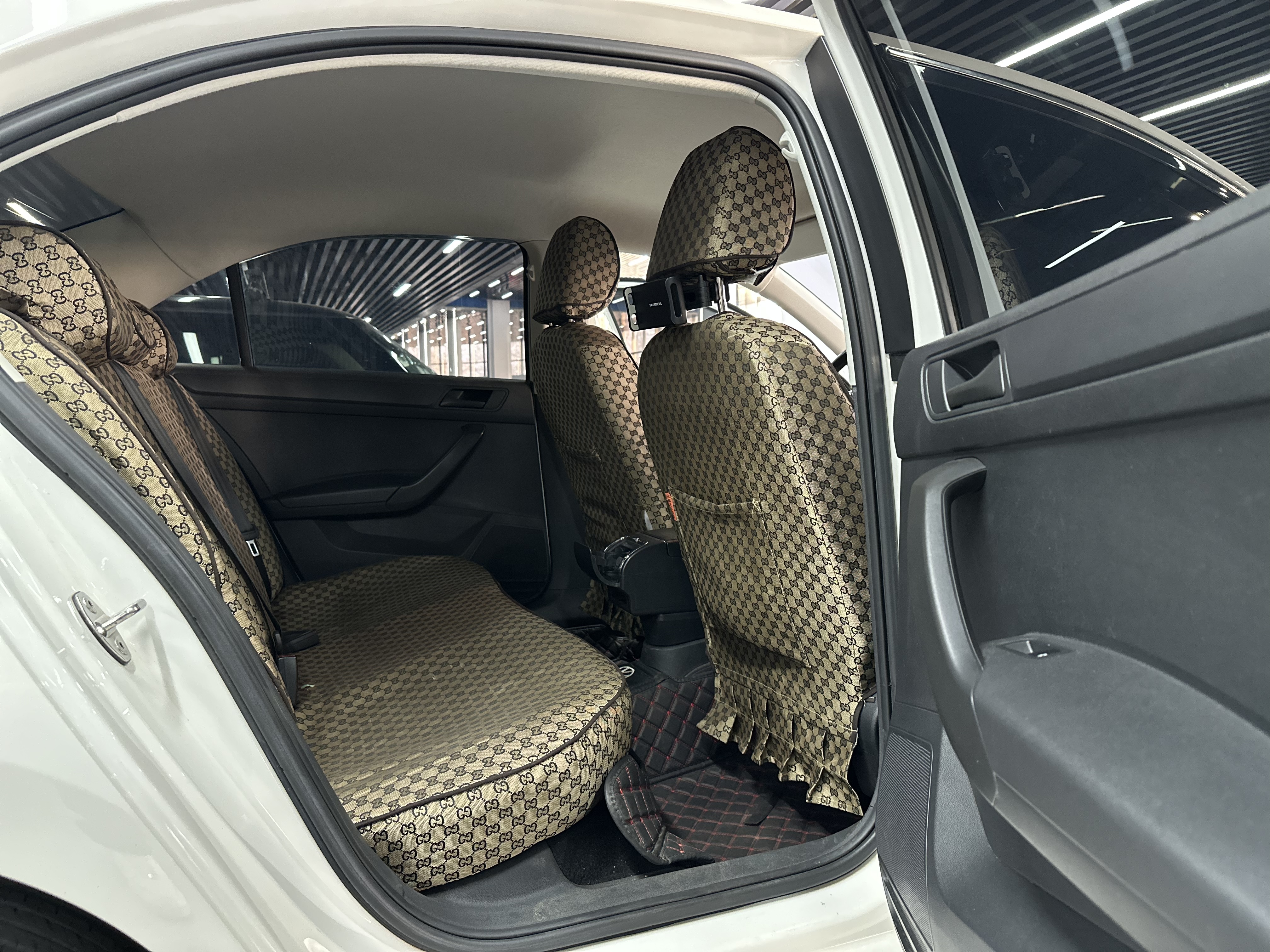 Santana 2022 car image #10