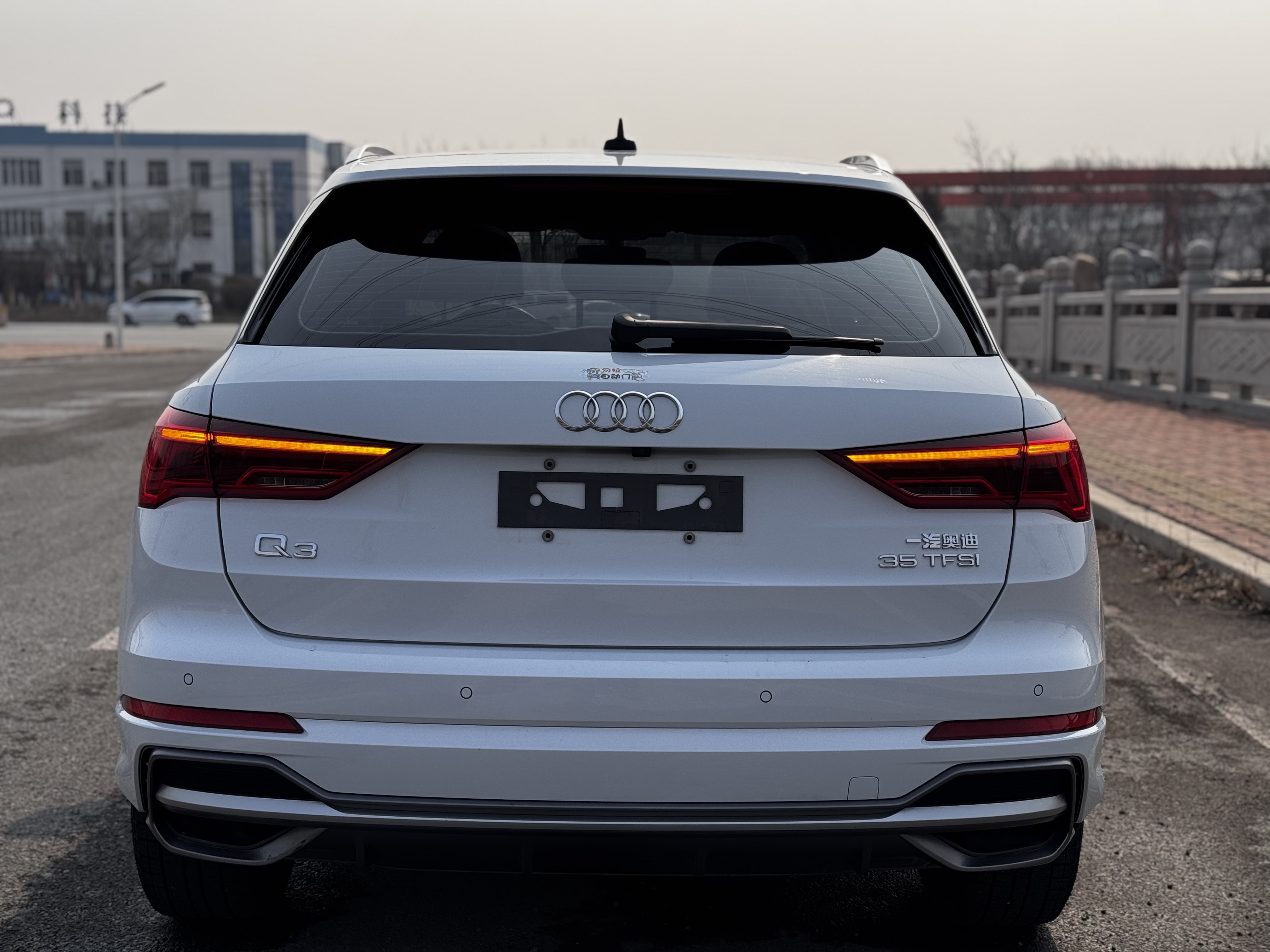 Audi Q3 2021 car image #10