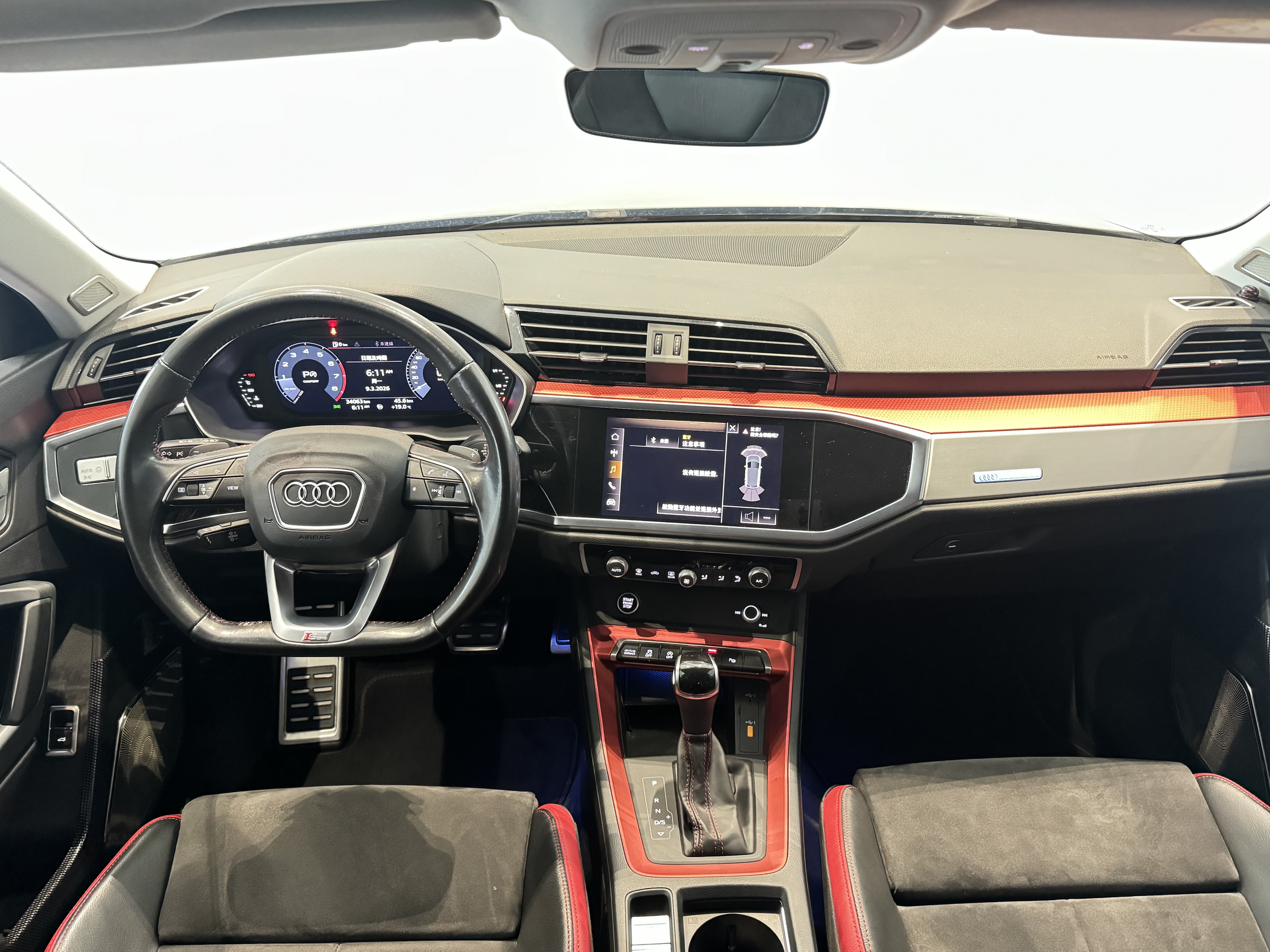 Audi Q3 2021 car image #10