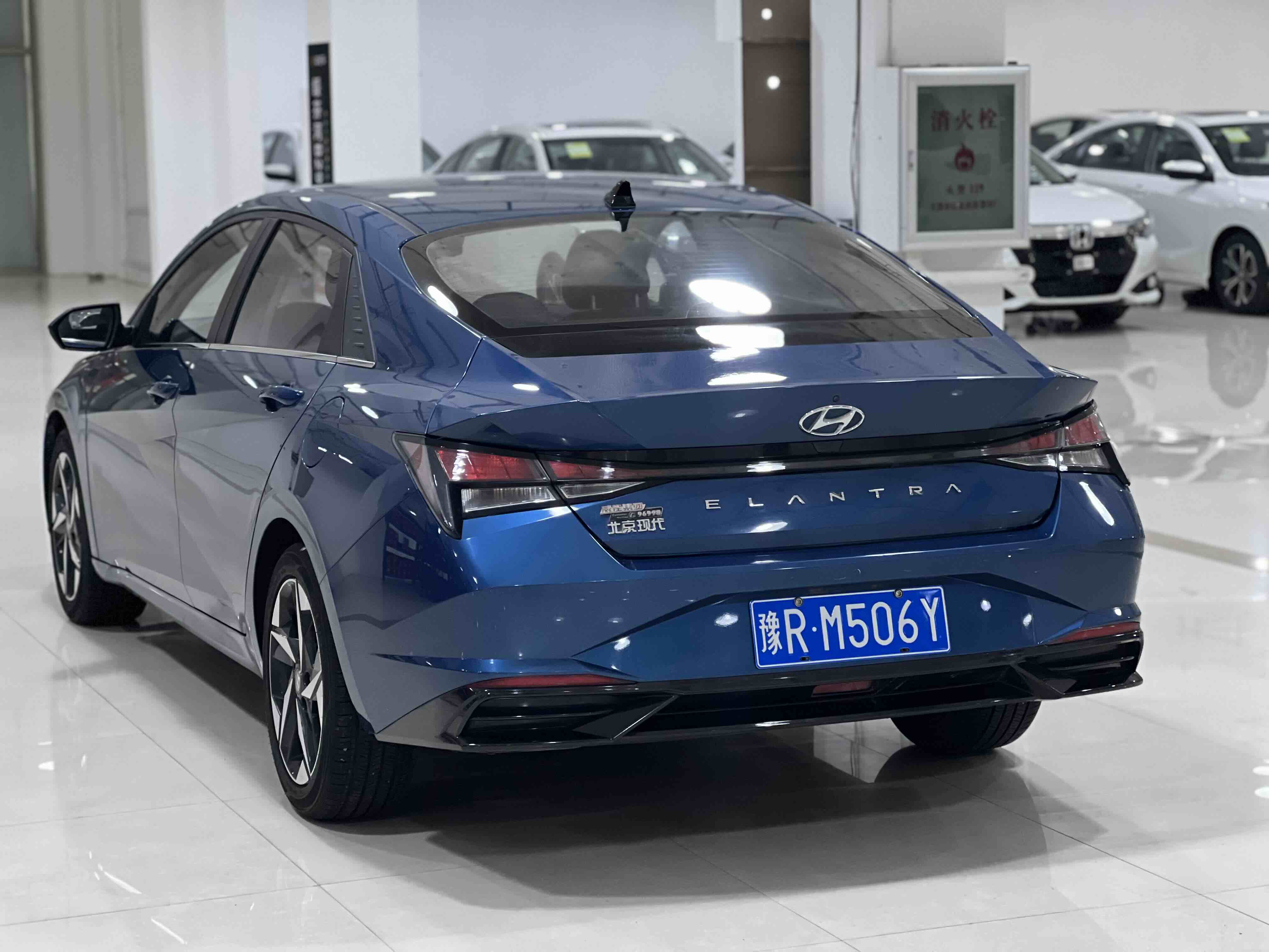 Hyundai Elantra 2021 immagine di auto #10