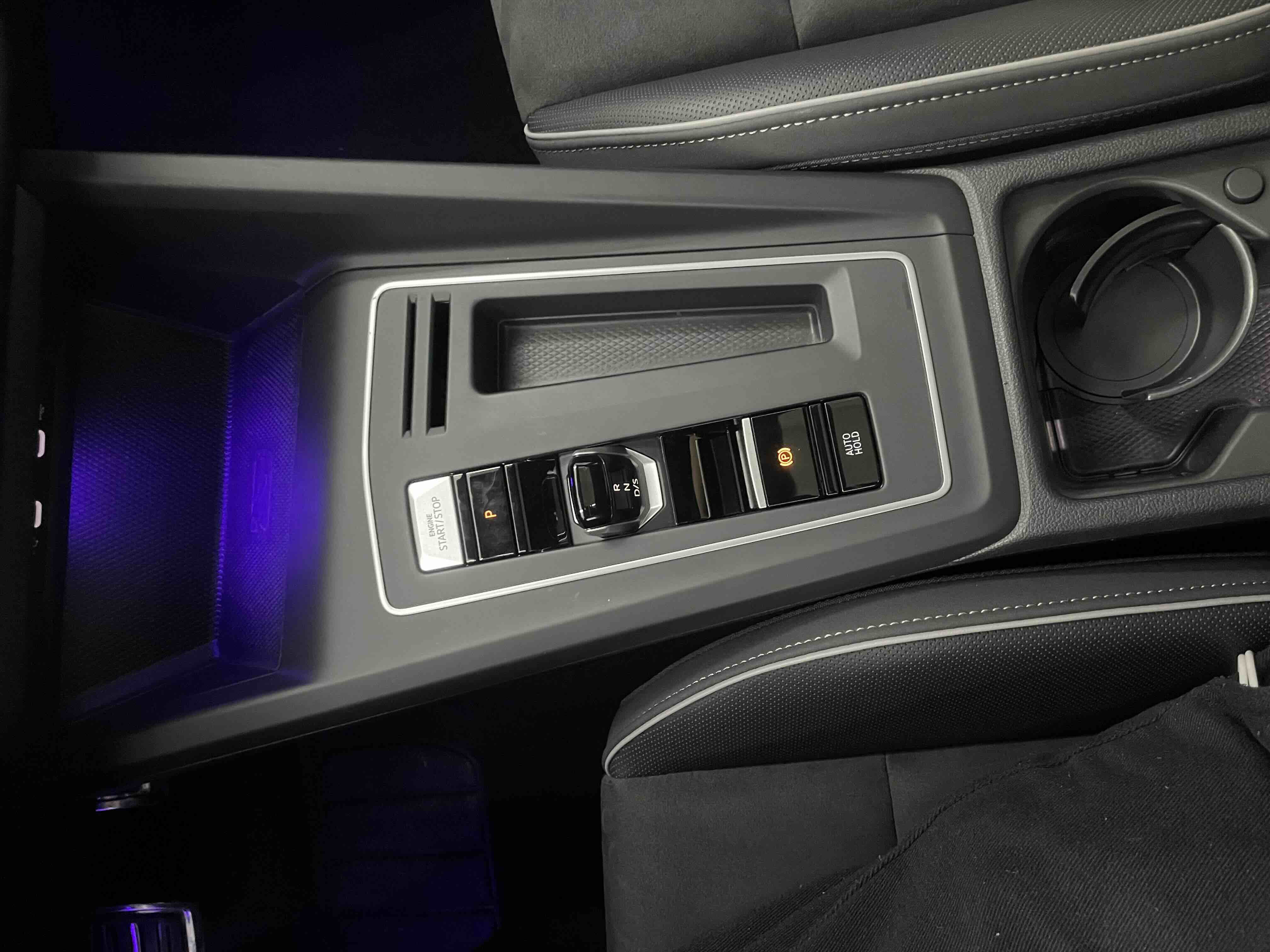 Volkswagen Golf 2021 car image #10