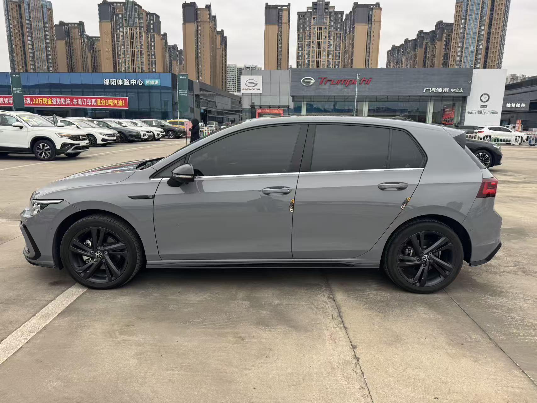 Volkswagen Golf 2022 car image #10