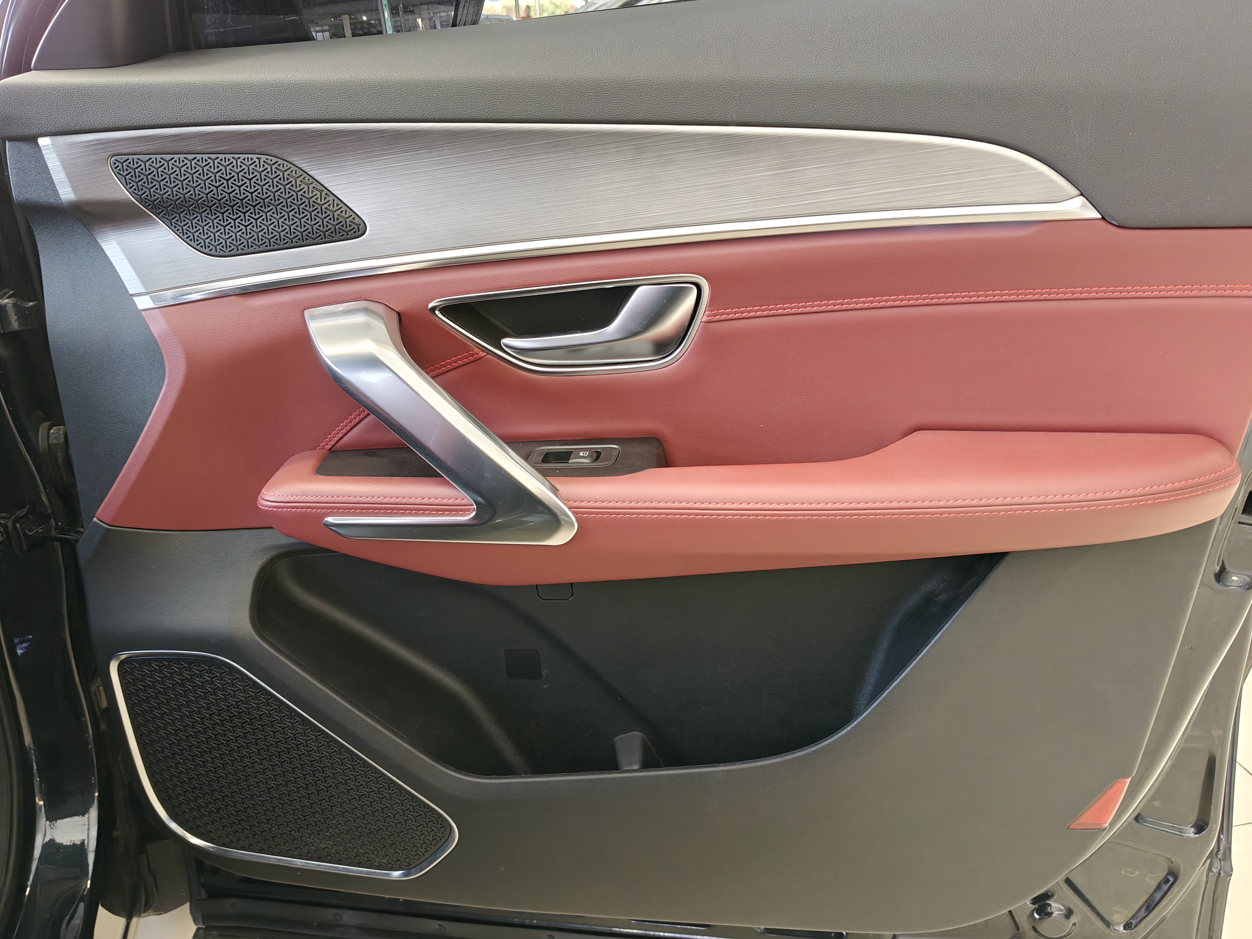 X70 PLUS 2021 car image #10