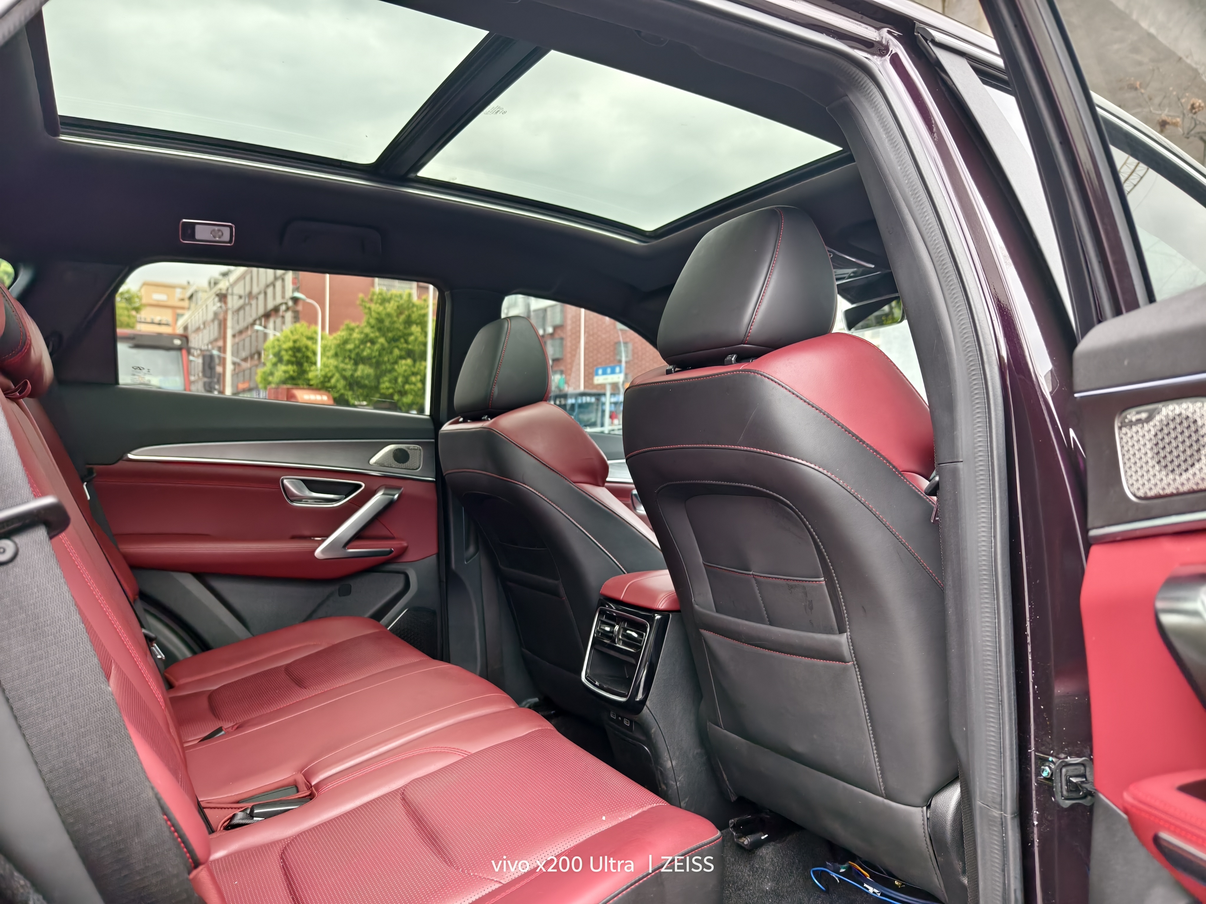 X70 PLUS 2022 car image #10