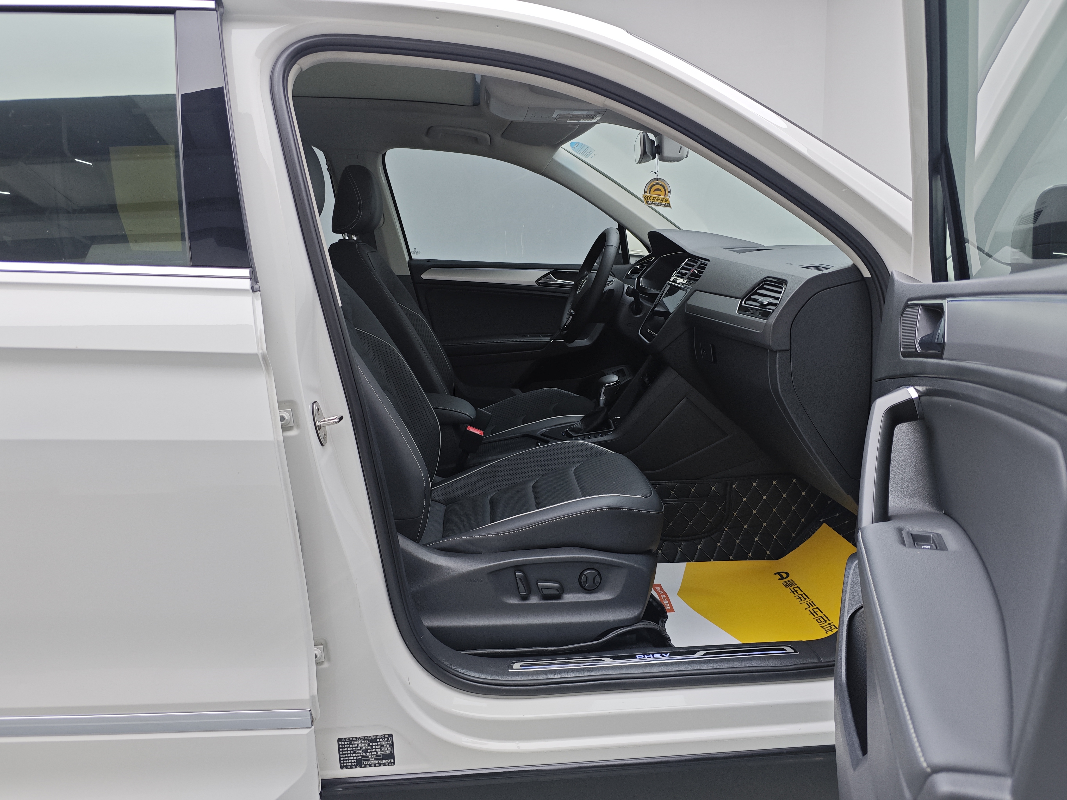 Volkswagen Tiguan L New Energy 2021 изображение автомобиля #10