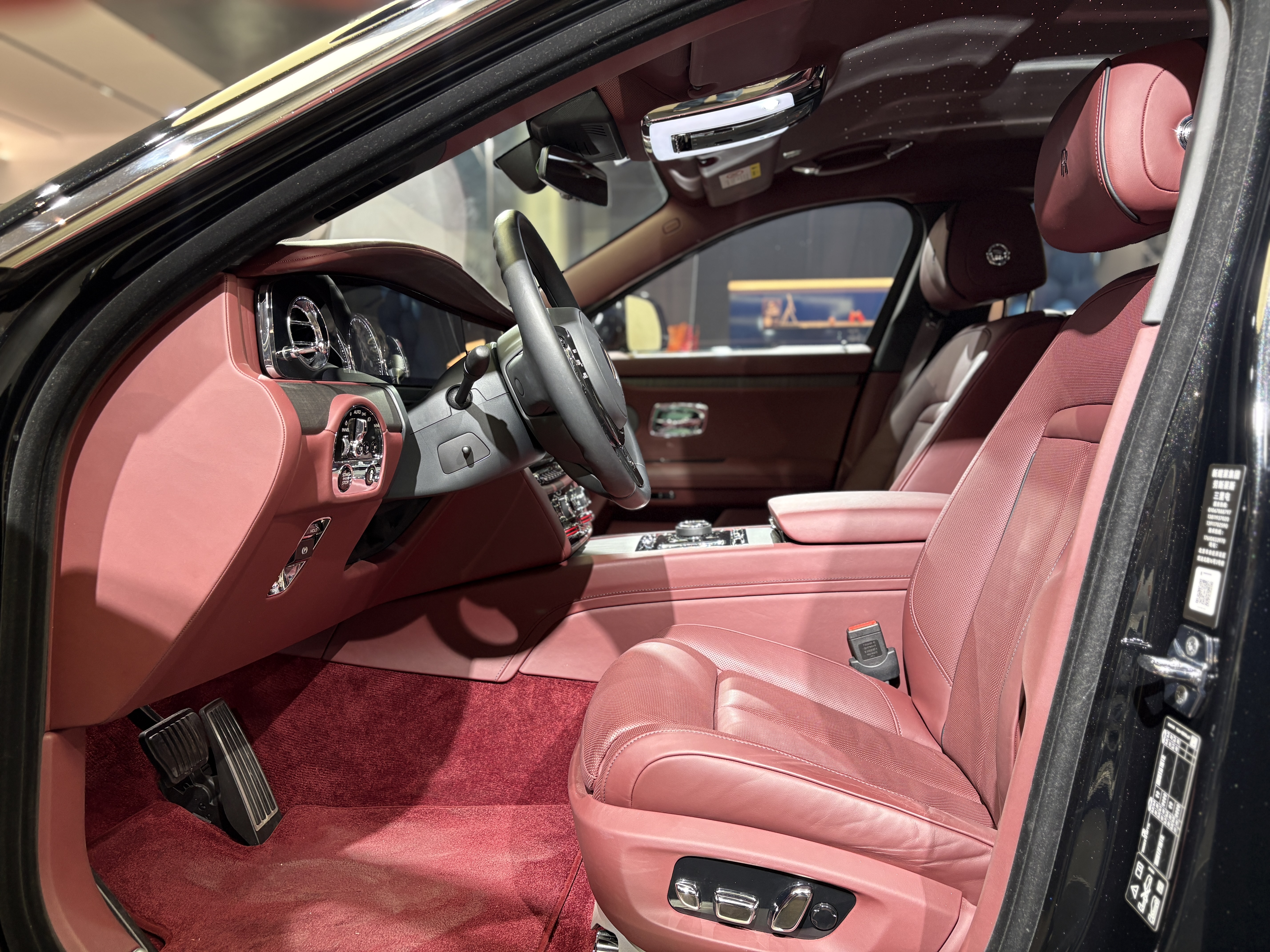 劳斯莱斯 古思特 2022 #10 劳斯莱斯 古思特 2022 汽车图片 #10