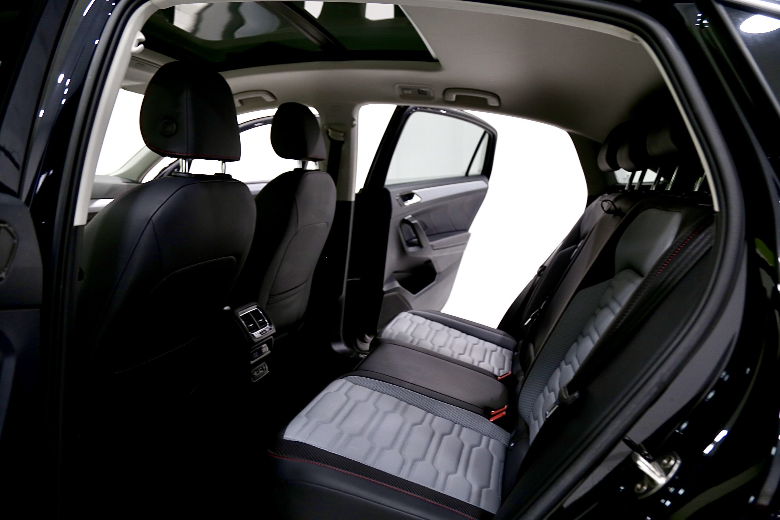 Volkswagen Tiguan X 2021 immagine di auto #10