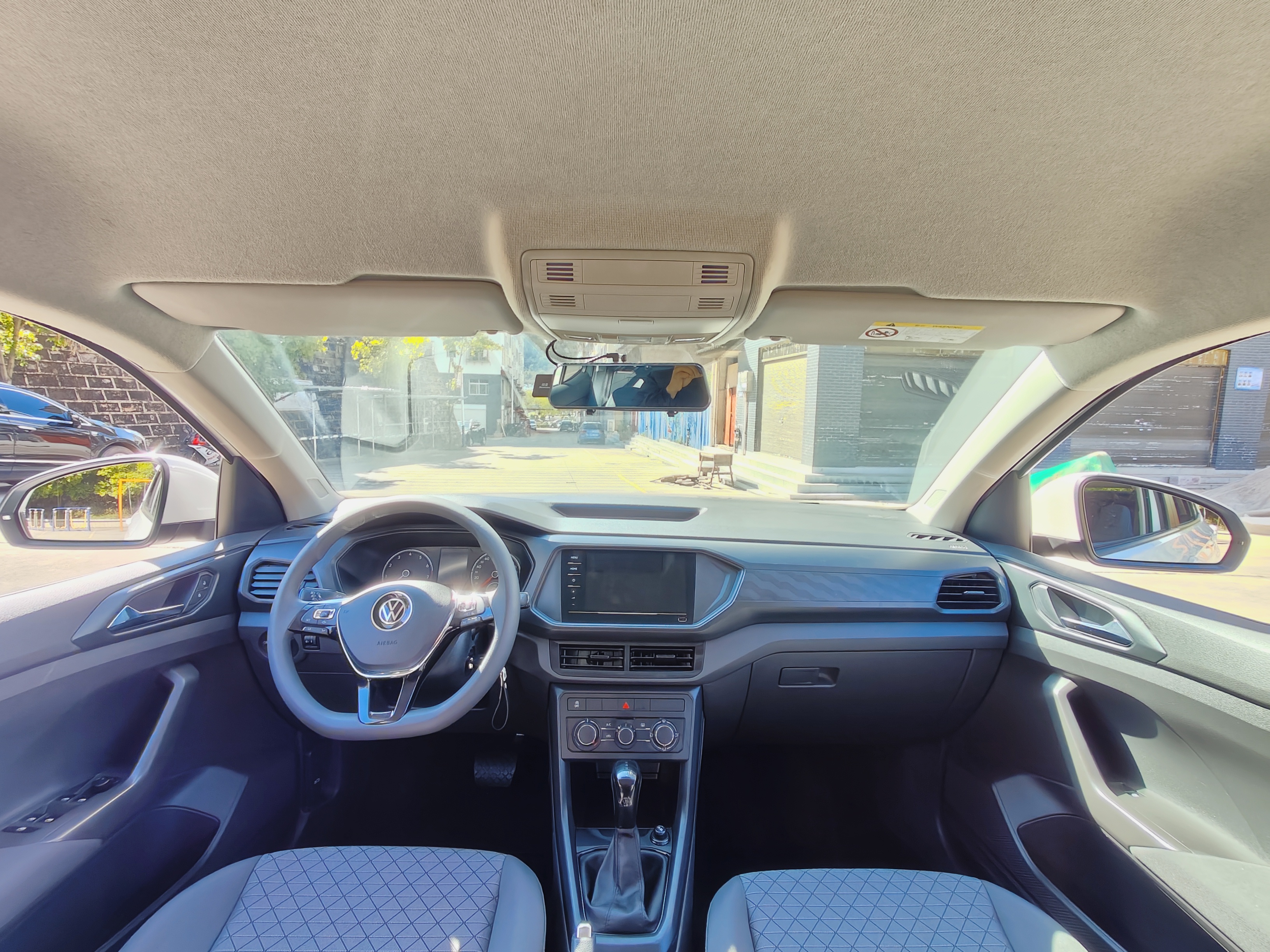 Volkswagen T-Cross 2021 car image #10