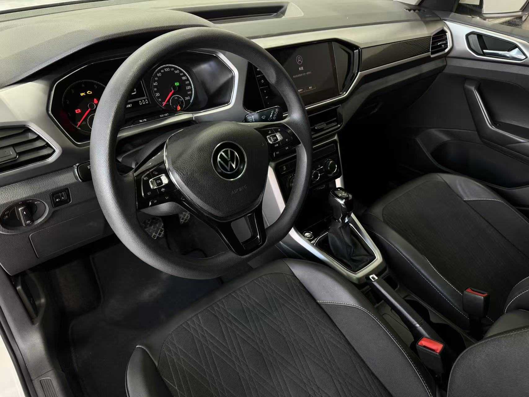 Volkswagen T-Cross 2021 car image #10
