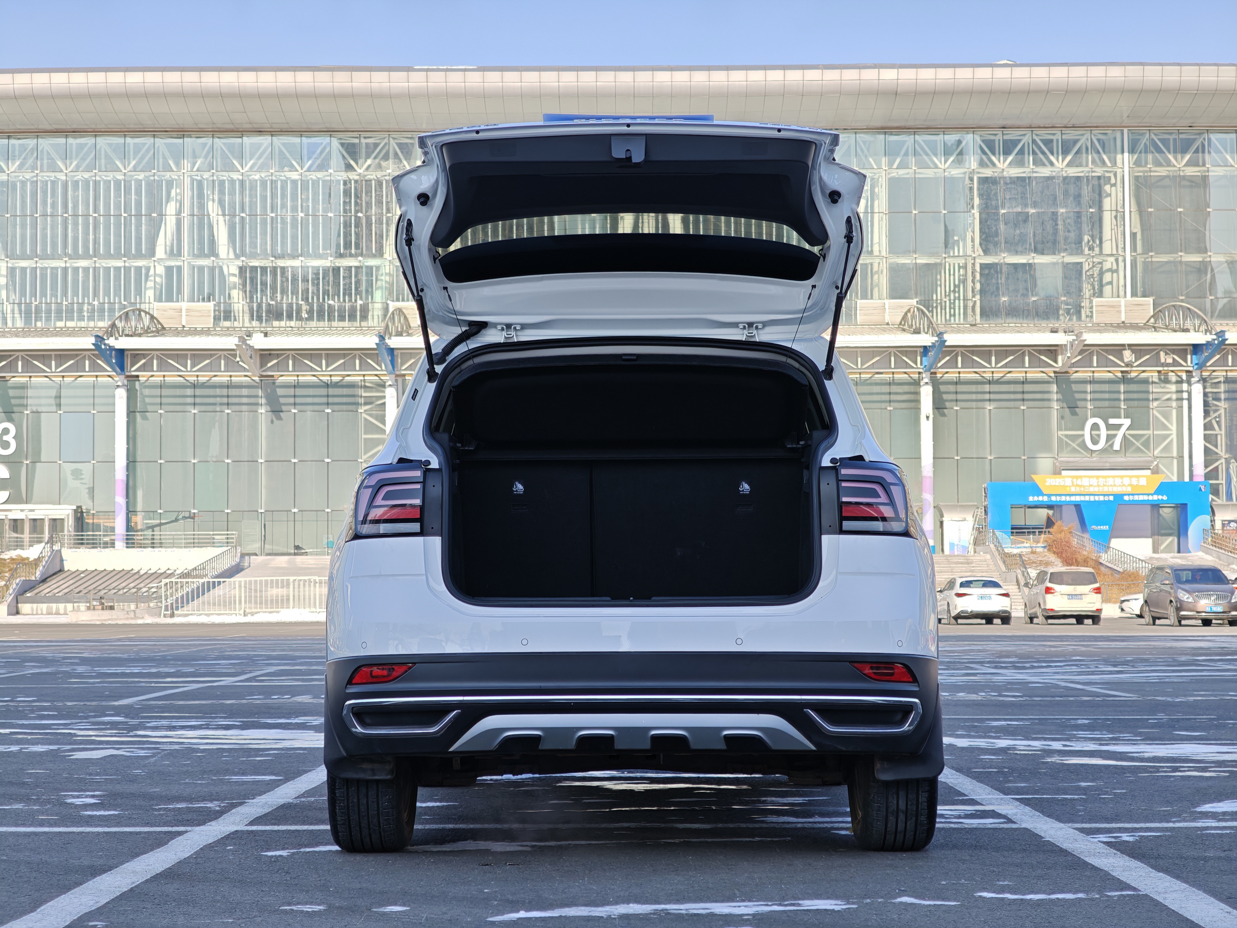 Volkswagen T-Cross 2021 car image #10