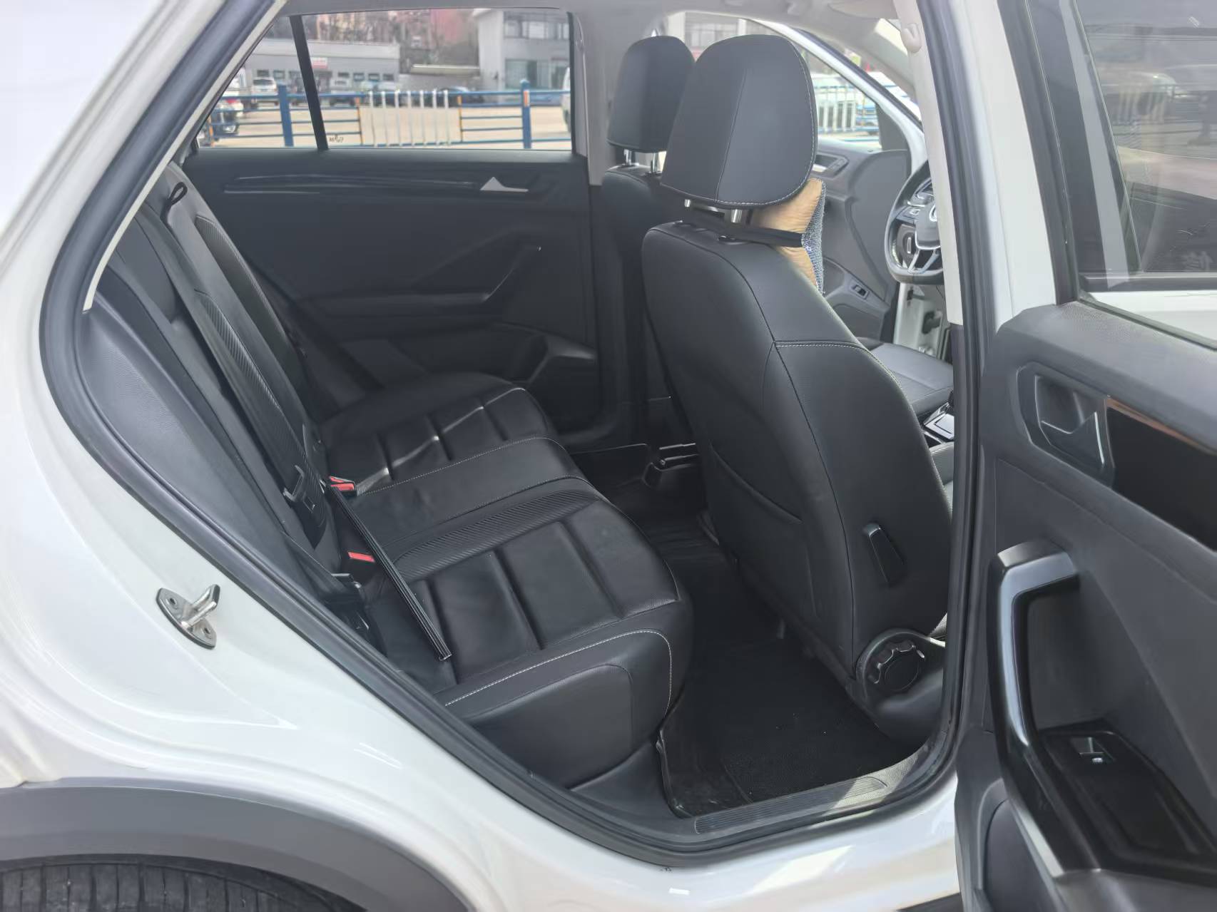 T-Roc 2021 car image #10