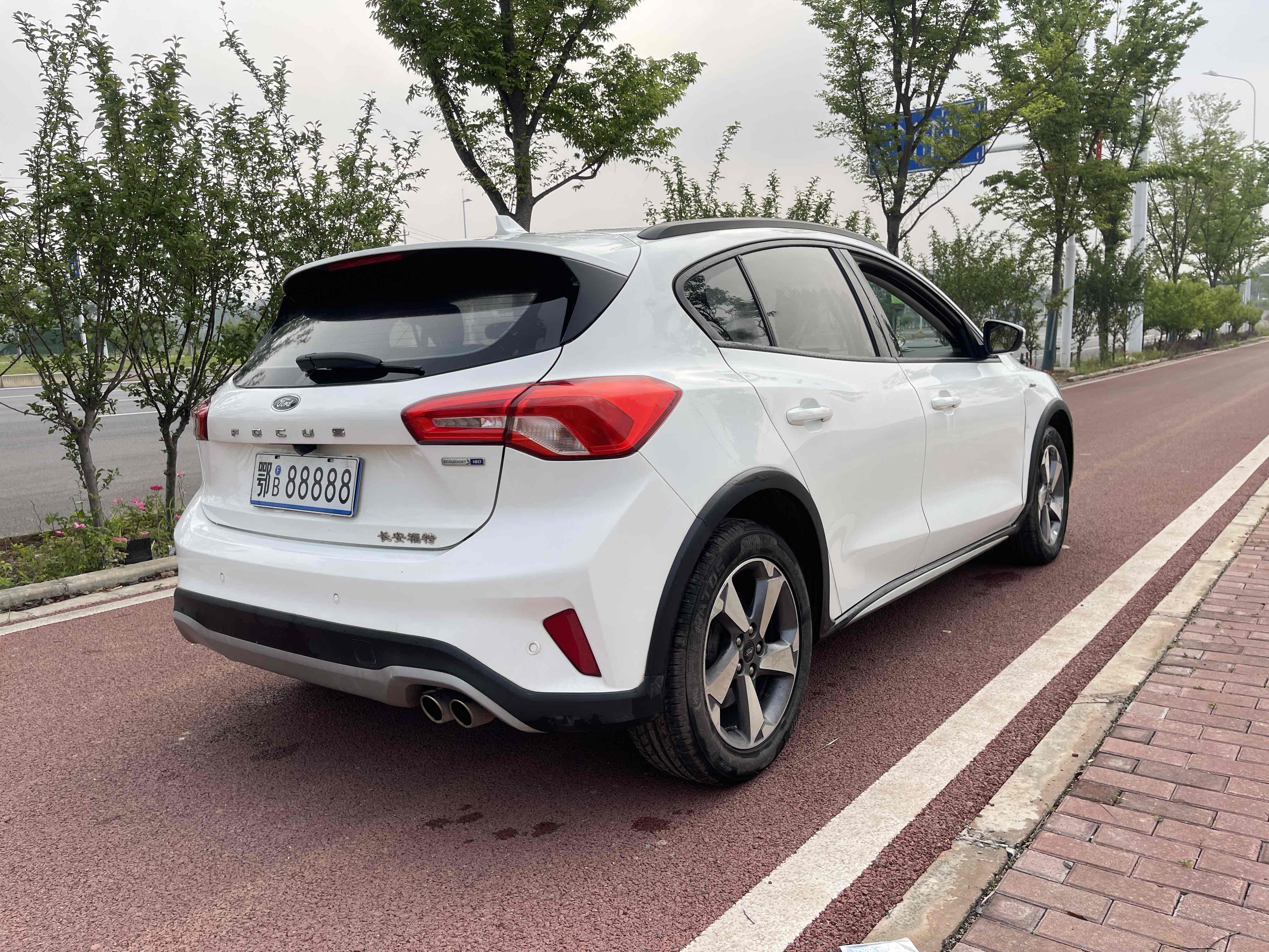 Ford Focus Active 2021 car image #10