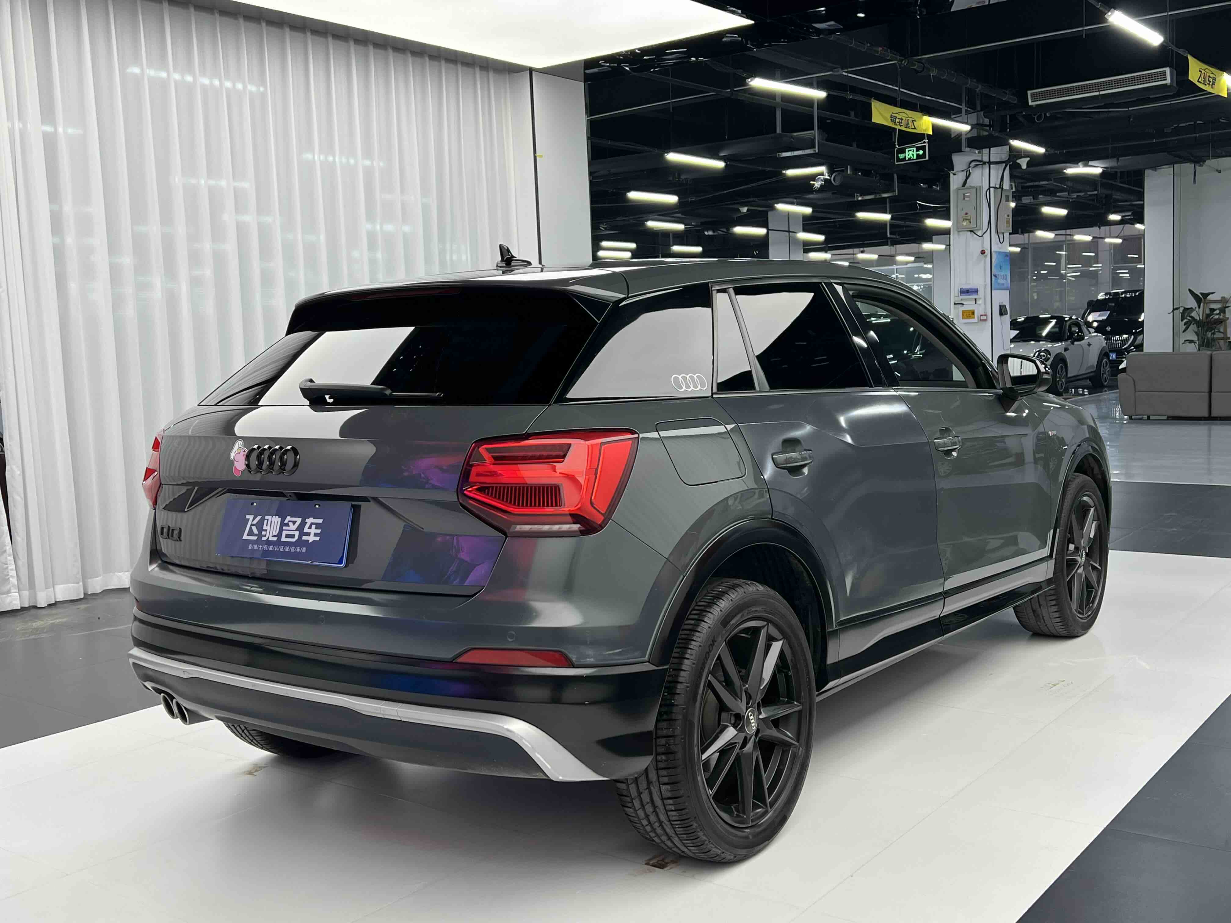 Audi Q2L 2021 car image #10