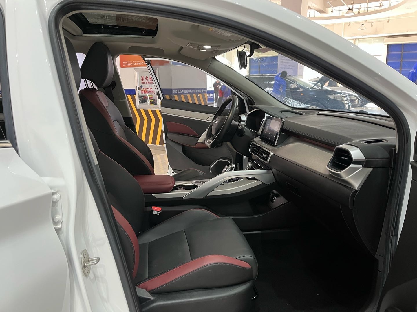 GEELY Coolray 2021 car image #10