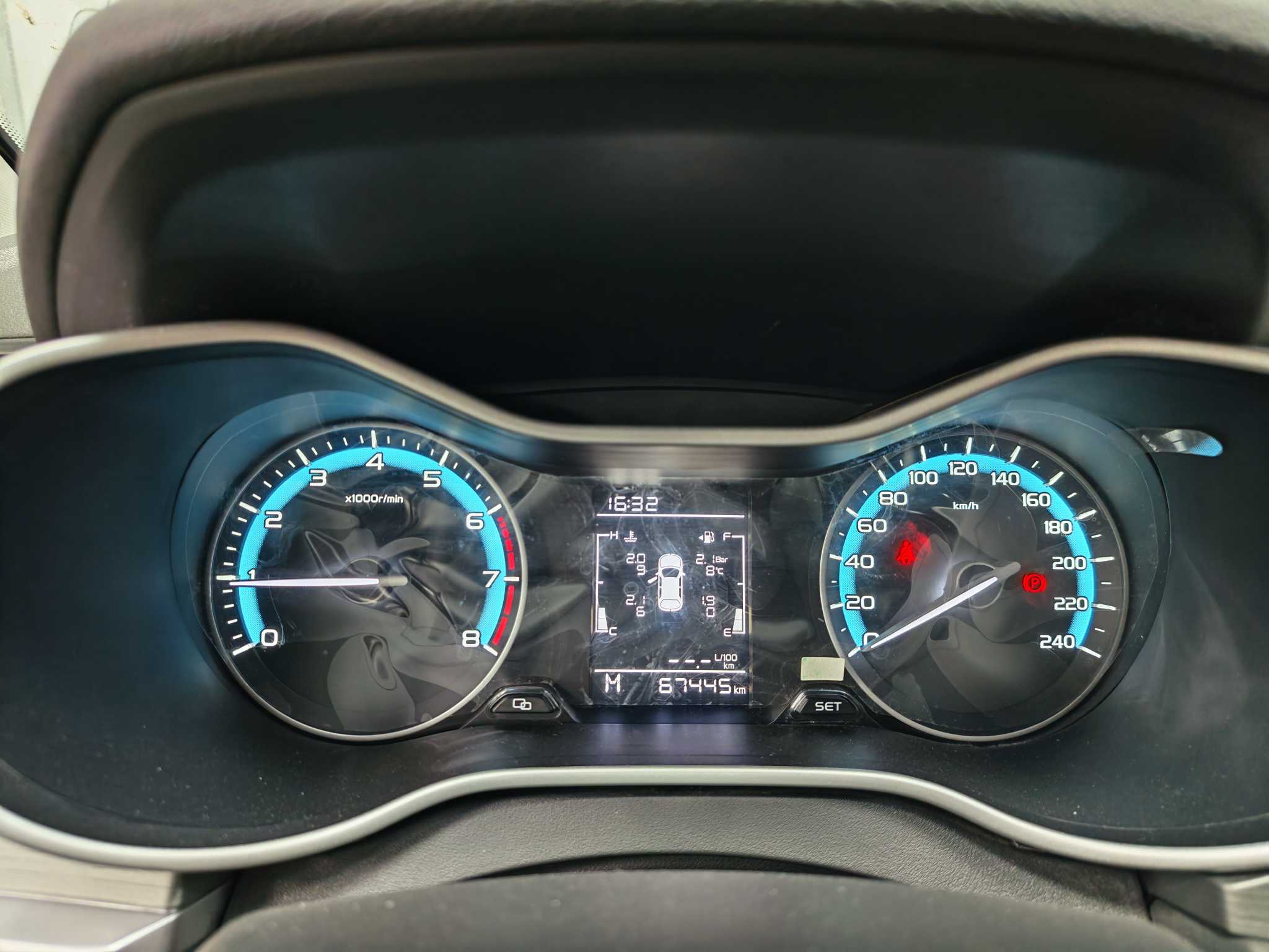 GEELY Emgrand 2021 car image #10