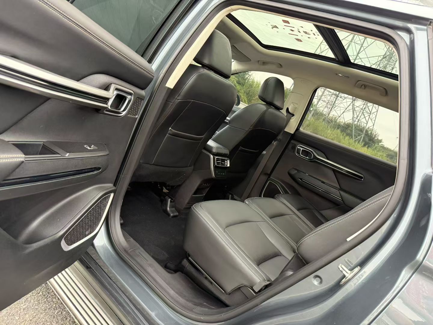 GEELY Okavango 2021 car image #10