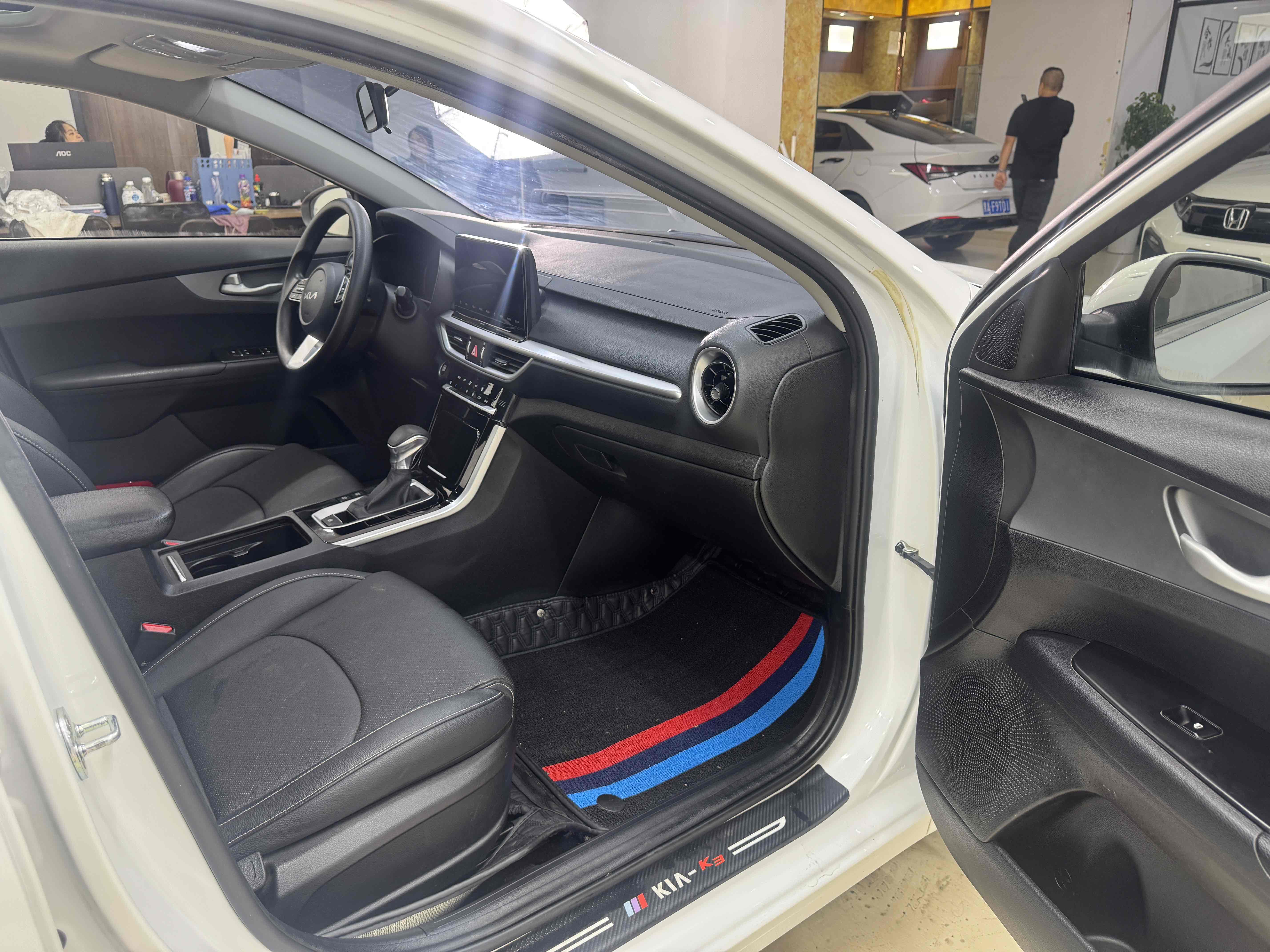 Kia K3 2021 car image #10